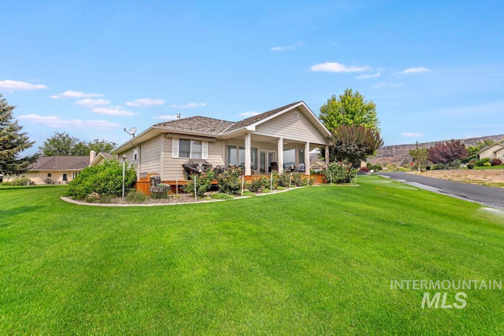 301 Clear Lake Ln, Buhl, Idaho 83316, 3 Bedrooms, 2 Bathrooms, Residential For Sale, Price $495,000,MLS 98997451