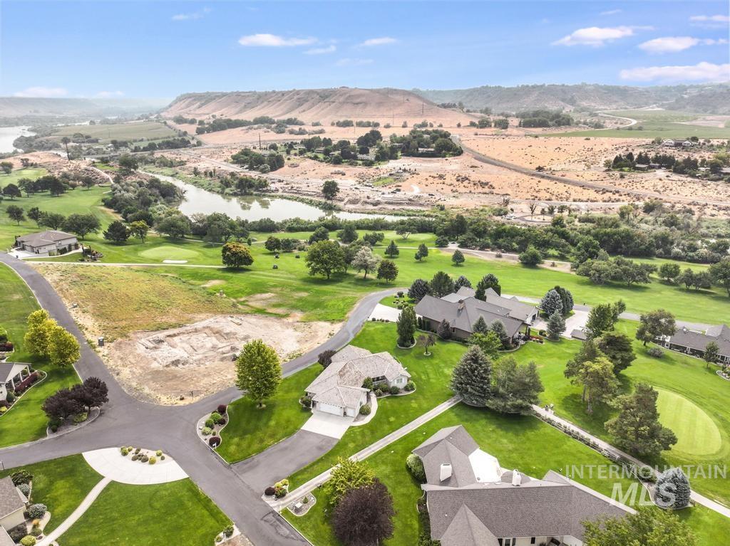 301 Clear Lake Ln, Buhl, Idaho 83316, 3 Bedrooms, 2 Bathrooms, Residential For Sale, Price $495,000,MLS 98997451