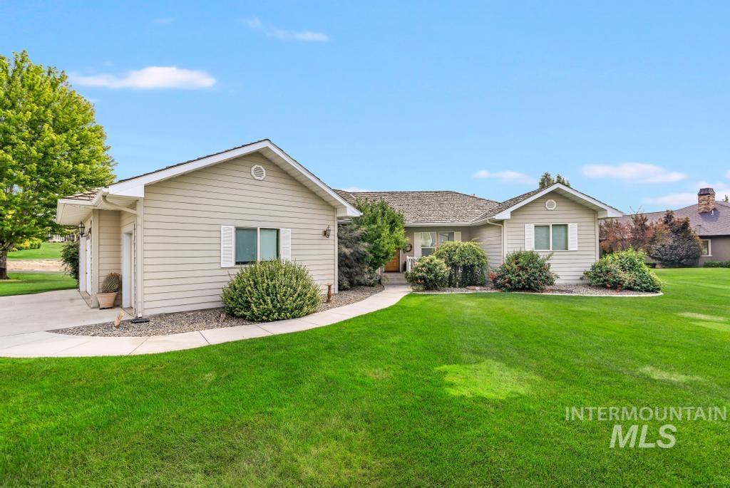 301 Clear Lake Ln, Buhl, Idaho 83316, 3 Bedrooms, 2 Bathrooms, Residential For Sale, Price $495,000,MLS 98997451