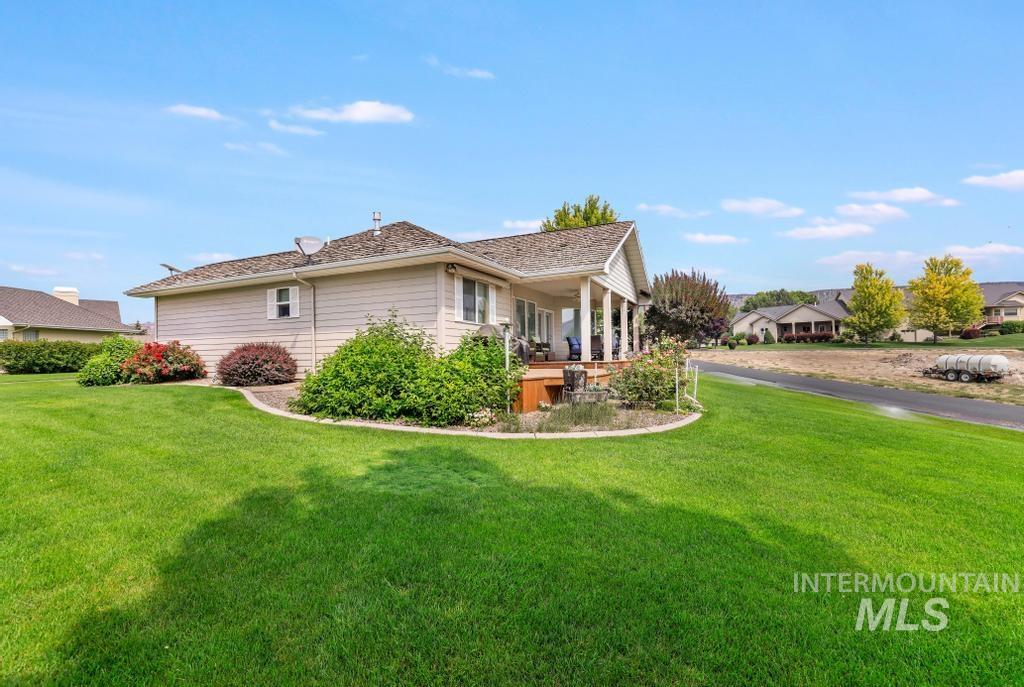 301 Clear Lake Ln, Buhl, Idaho 83316, 3 Bedrooms, 2 Bathrooms, Residential For Sale, Price $495,000,MLS 98997451