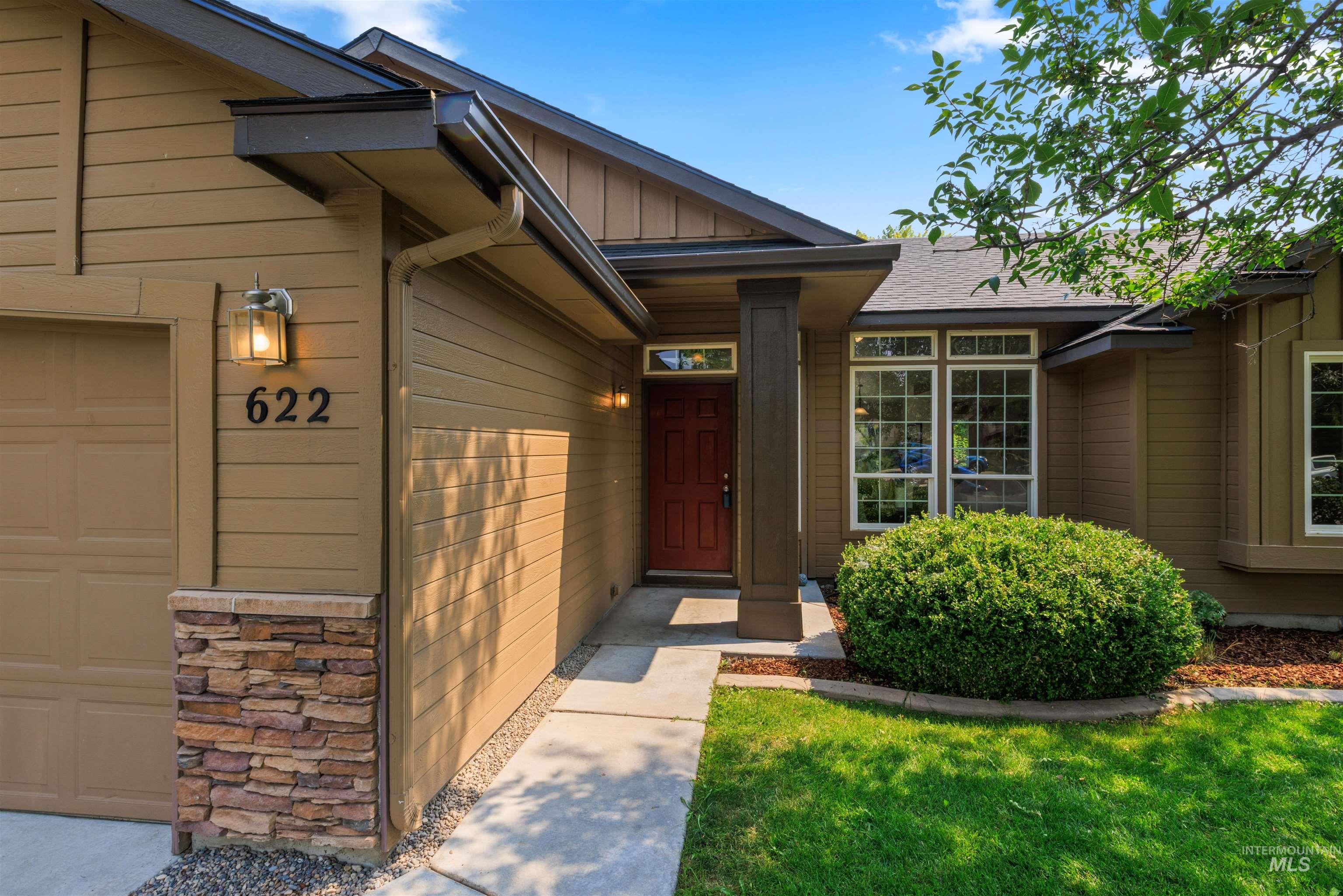 622 N Mudstone Way, Kuna, Idaho 83634, 3 Bedrooms, 2 Bathrooms, Residential For Sale, Price $399,500,MLS 98997452