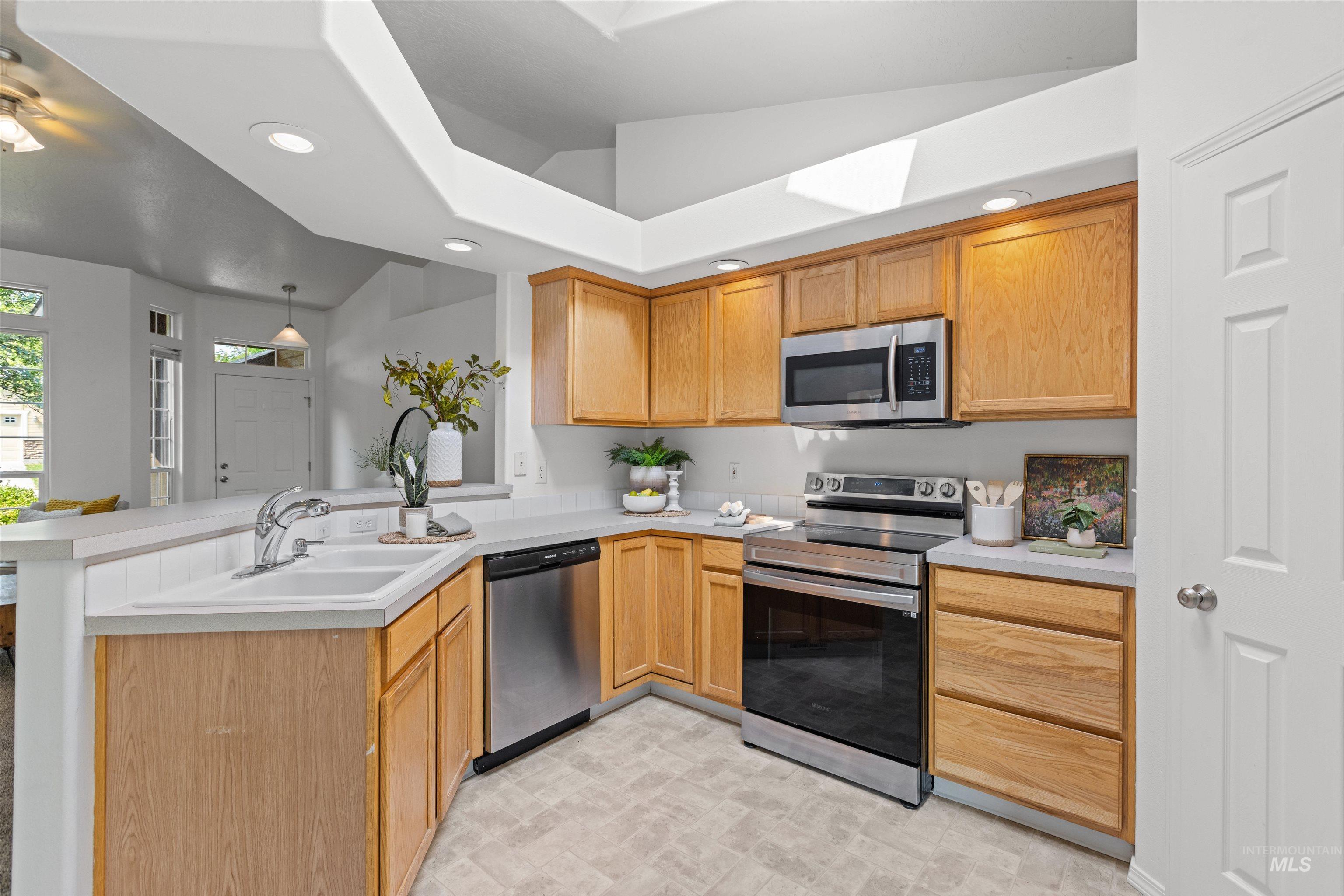 622 N Mudstone Way, Kuna, Idaho 83634, 3 Bedrooms, 2 Bathrooms, Residential For Sale, Price $399,500,MLS 98997452