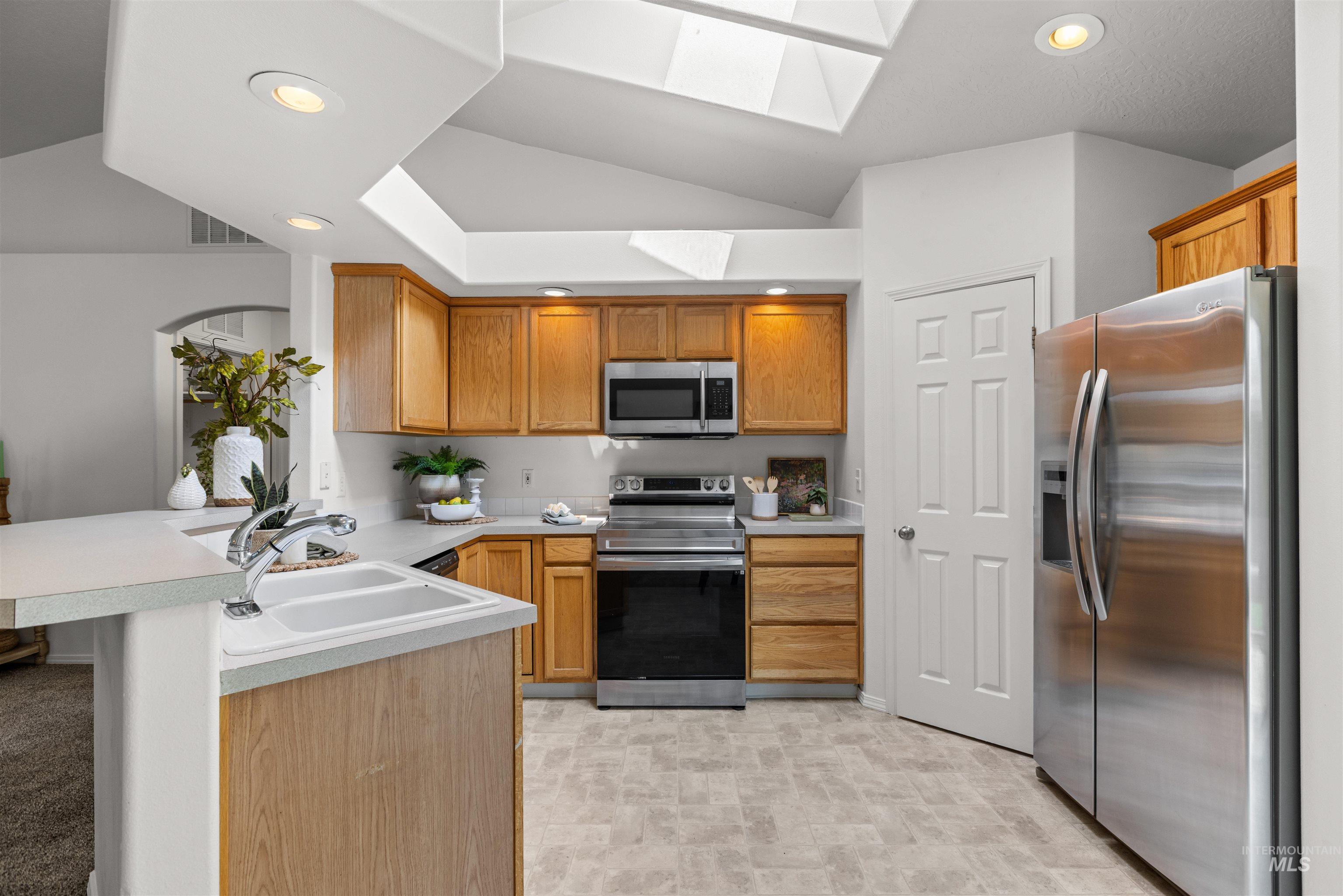 622 N Mudstone Way, Kuna, Idaho 83634, 3 Bedrooms, 2 Bathrooms, Residential For Sale, Price $399,500,MLS 98997452