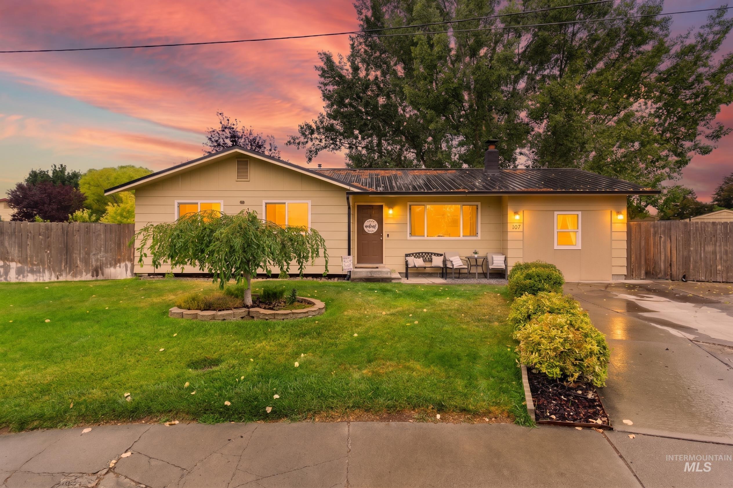 107 Birchwood Cir N., Kimberly, Idaho 83341, 3 Bedrooms, 1 Bathroom, Residential For Sale, Price $307,900,MLS 98997454