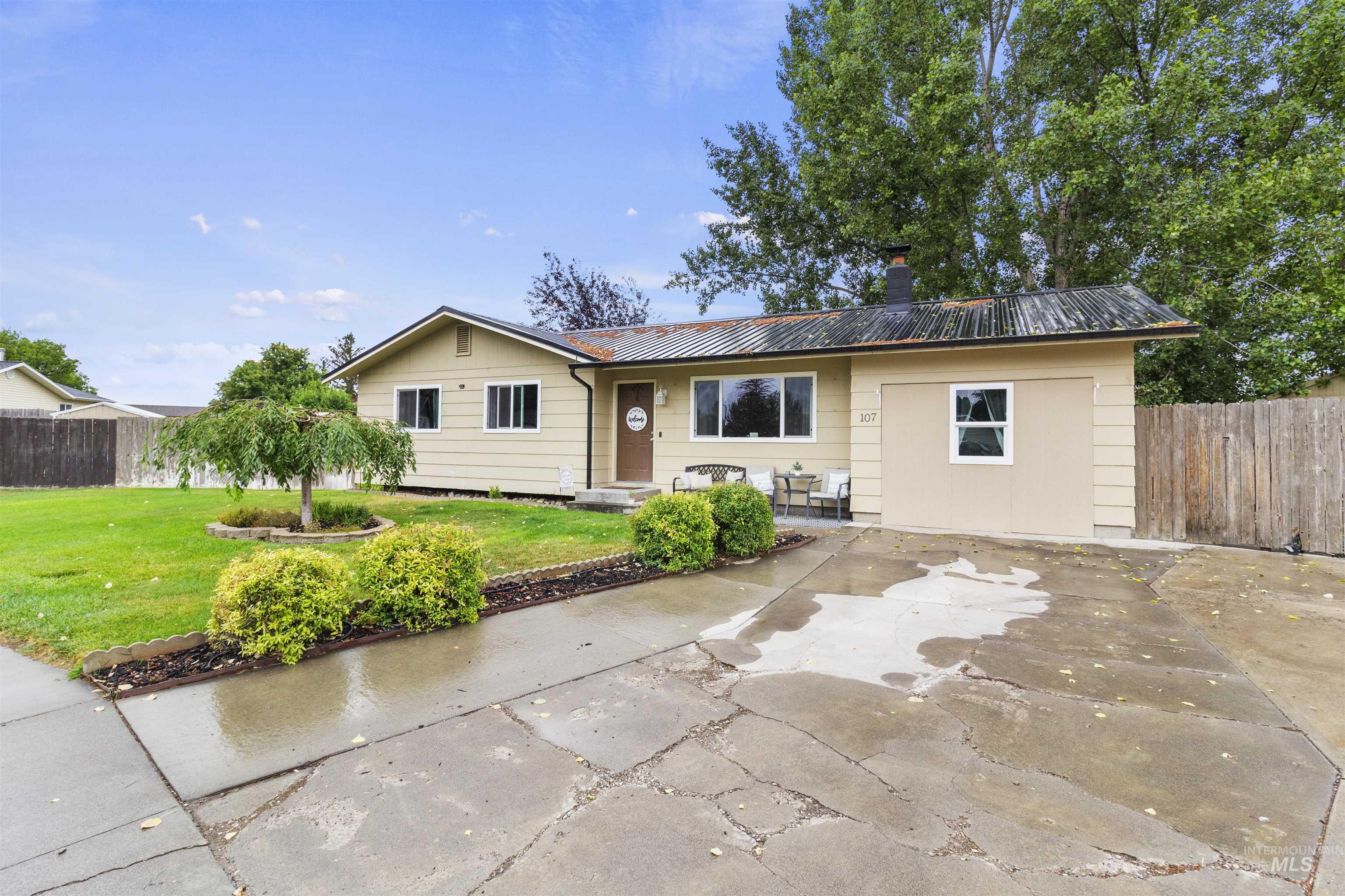 107 Birchwood Cir N., Kimberly, Idaho 83341, 3 Bedrooms, 1 Bathroom, Residential For Sale, Price $307,900,MLS 98997454