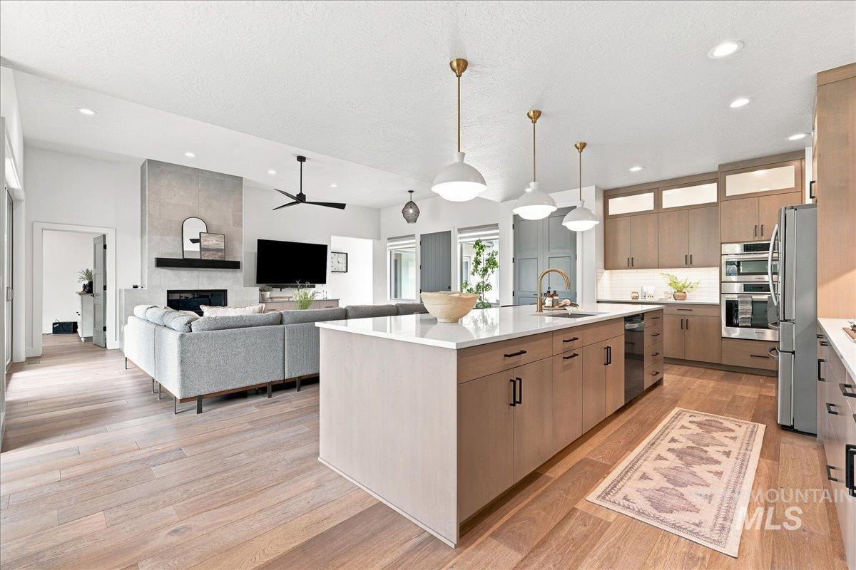 4601 E Copper Point Dr, Meridian, Idaho 83642, 3 Bedrooms, 2.5 Bathrooms, Residential For Sale, Price $850,000,MLS 98997455
