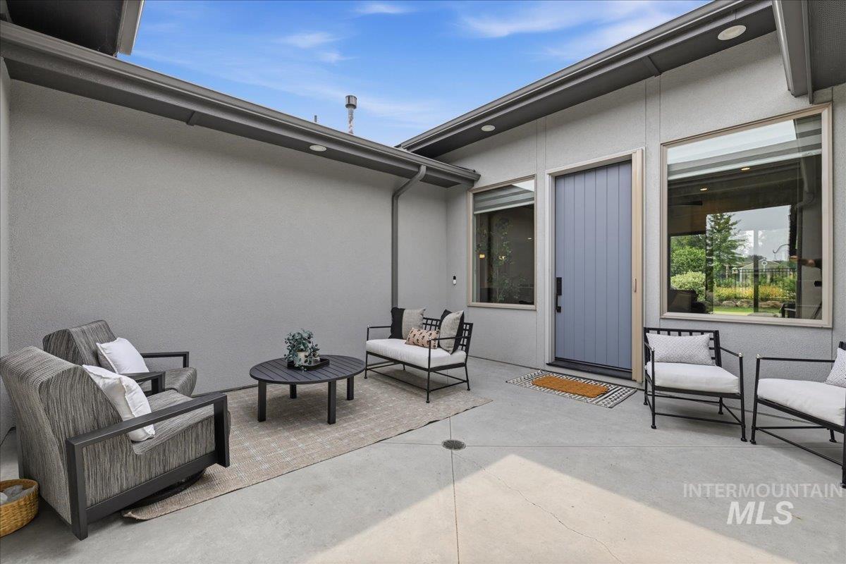 4601 E Copper Point Dr, Meridian, Idaho 83642, 3 Bedrooms, 2.5 Bathrooms, Residential For Sale, Price $850,000,MLS 98997455
