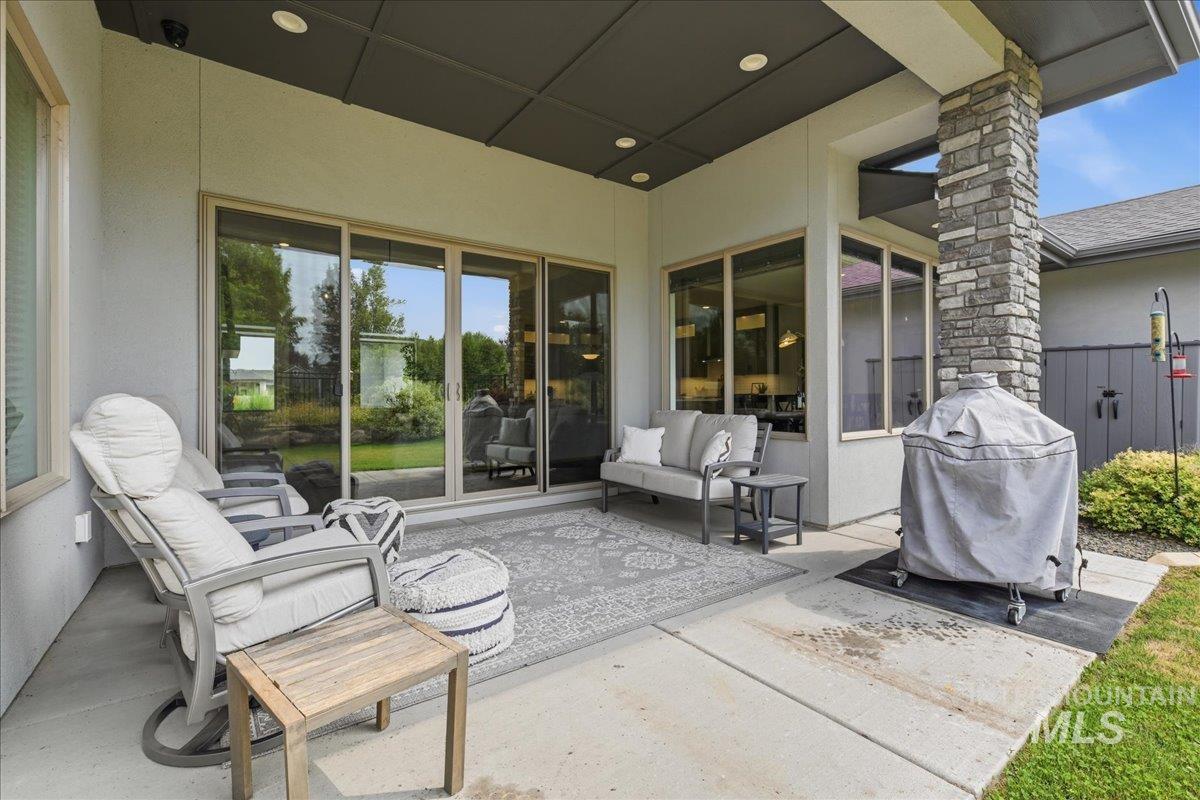 4601 E Copper Point Dr, Meridian, Idaho 83642, 3 Bedrooms, 2.5 Bathrooms, Residential For Sale, Price $850,000,MLS 98997455
