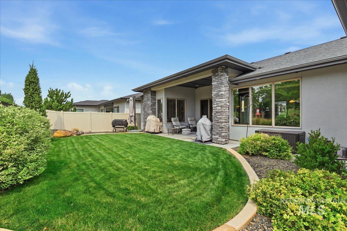 4601 E Copper Point Dr, Meridian, Idaho 83642, 3 Bedrooms, 2.5 Bathrooms, Residential For Sale, Price $840,000,MLS 98997455