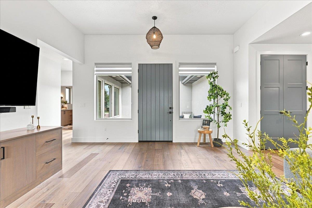 4601 E Copper Point Dr, Meridian, Idaho 83642, 3 Bedrooms, 2.5 Bathrooms, Residential For Sale, Price $850,000,MLS 98997455