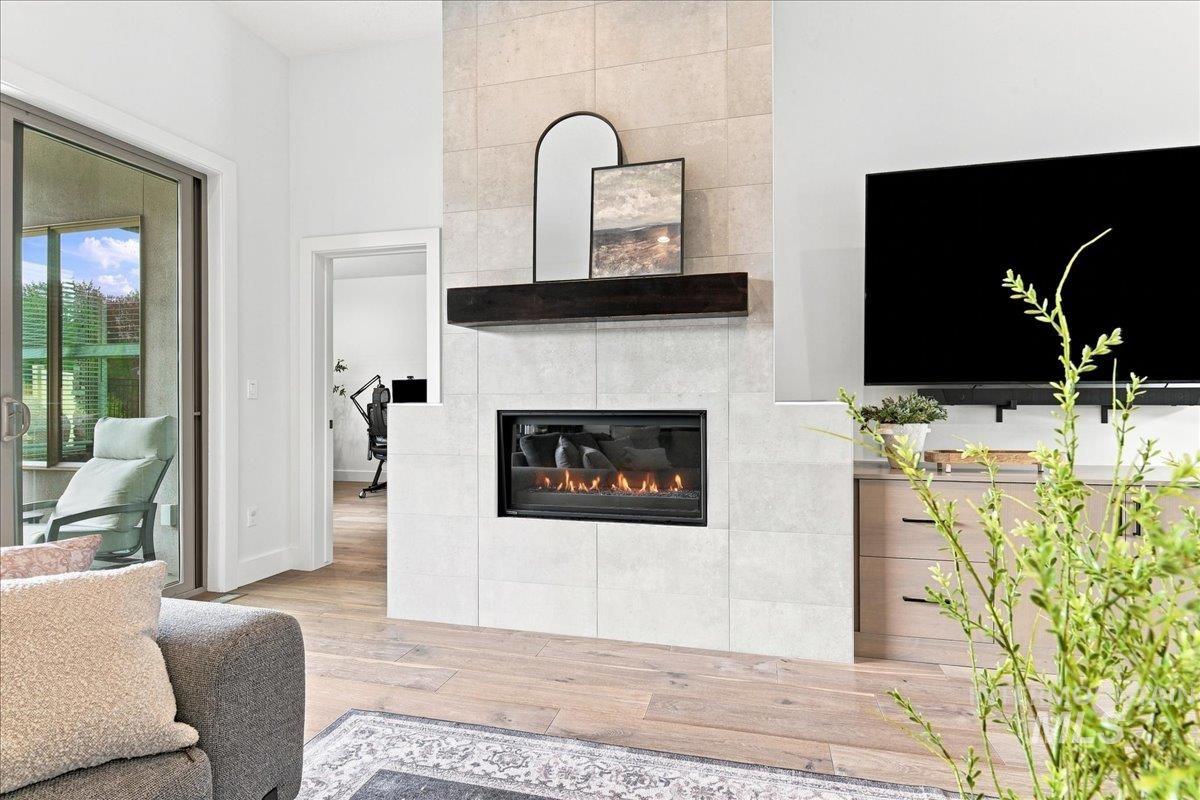 4601 E Copper Point Dr, Meridian, Idaho 83642, 3 Bedrooms, 2.5 Bathrooms, Residential For Sale, Price $850,000,MLS 98997455