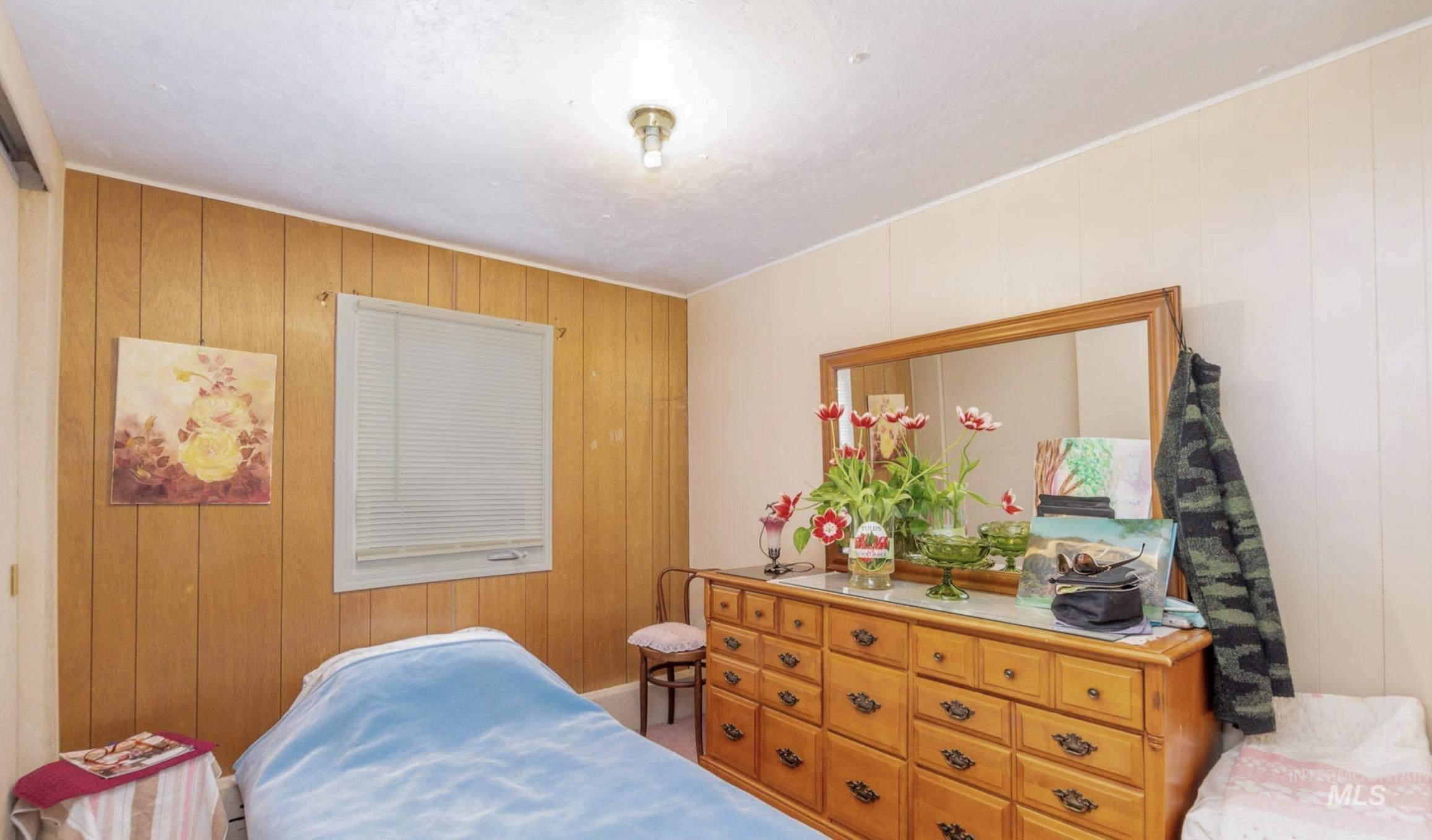 703 6th St N, Nampa, Idaho 83687, 2 Bedrooms, 1 Bathroom, Residential For Sale, Price $200,000, 98997457