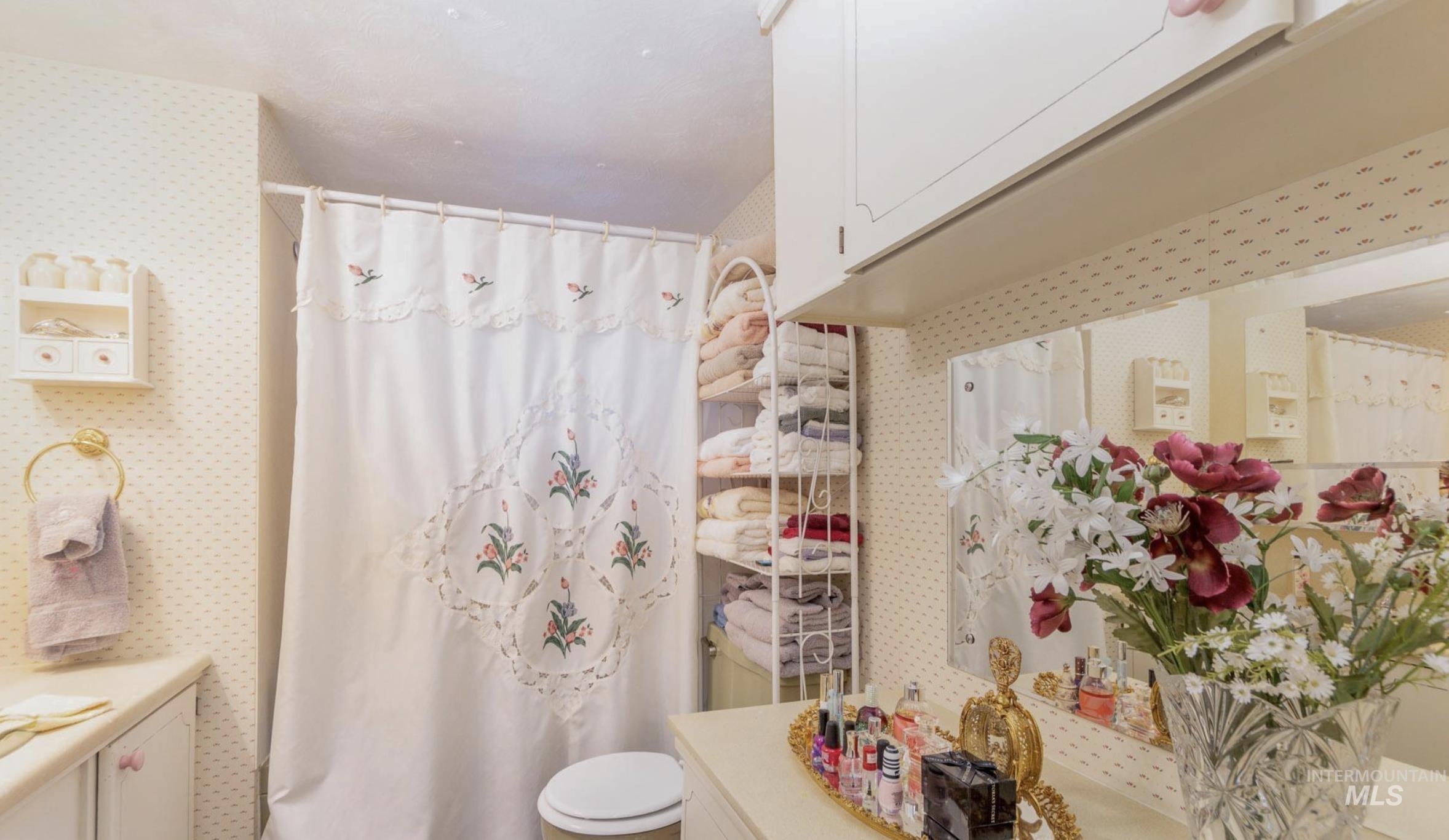 703 6th St N, Nampa, Idaho 83687, 2 Bedrooms, 1 Bathroom, Residential For Sale, Price $200,000, 98997457