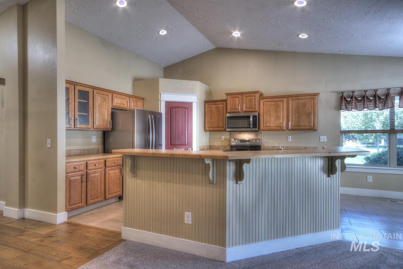 11614 W Six Rivers Ct, Boise, Idaho 83709, 3 Bedrooms, 2 Bathrooms, Residential For Sale, Price $499,900,MLS 98997460