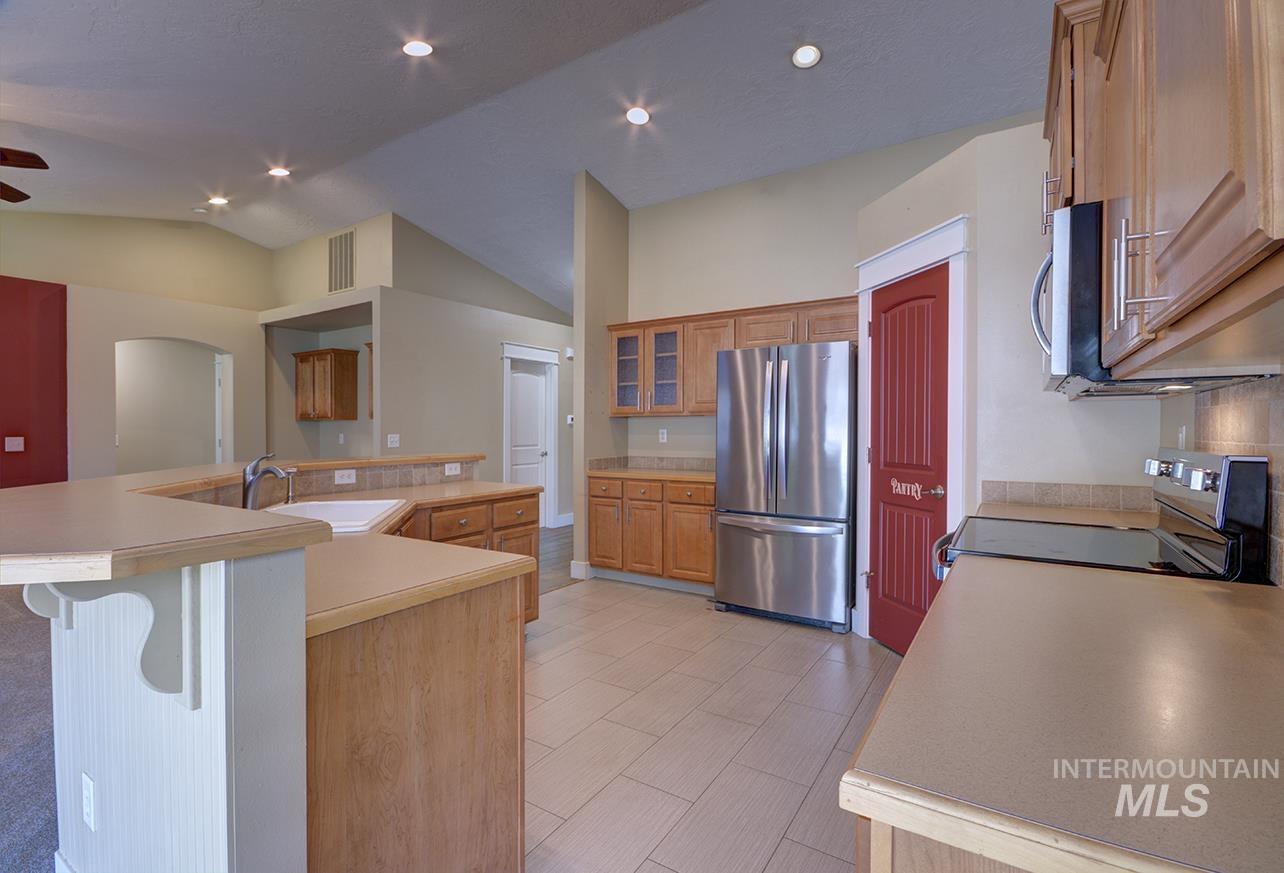 11614 W Six Rivers Ct, Boise, Idaho 83709, 3 Bedrooms, 2 Bathrooms, Residential For Sale, Price $499,900,MLS 98997460