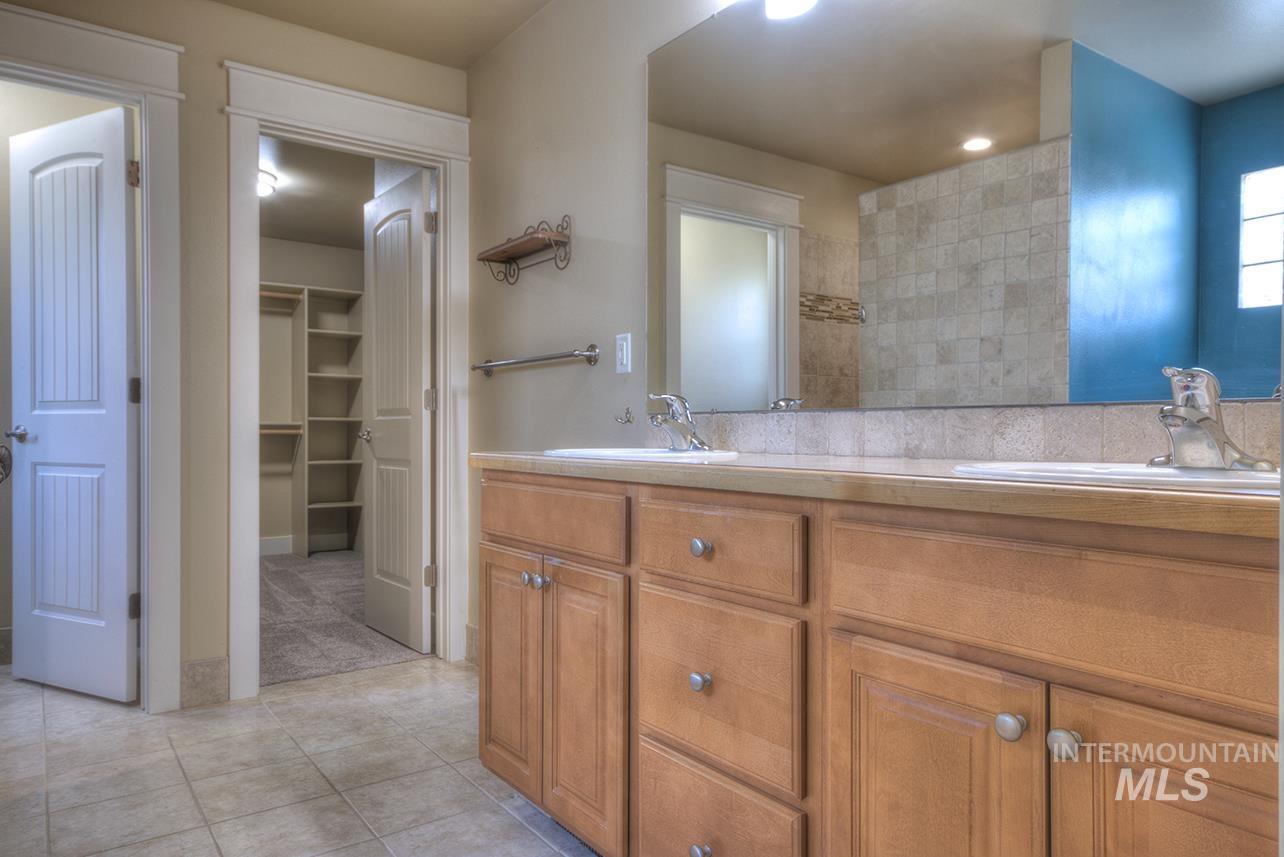 11614 W Six Rivers Ct, Boise, Idaho 83709, 3 Bedrooms, 2 Bathrooms, Residential For Sale, Price $499,900,MLS 98997460