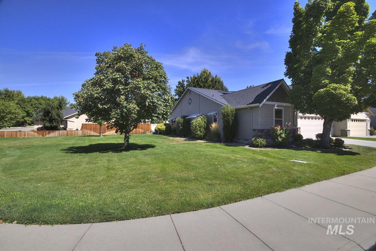 11614 W Six Rivers Ct, Boise, Idaho 83709, 3 Bedrooms, 2 Bathrooms, Residential For Sale, Price $499,900,MLS 98997460