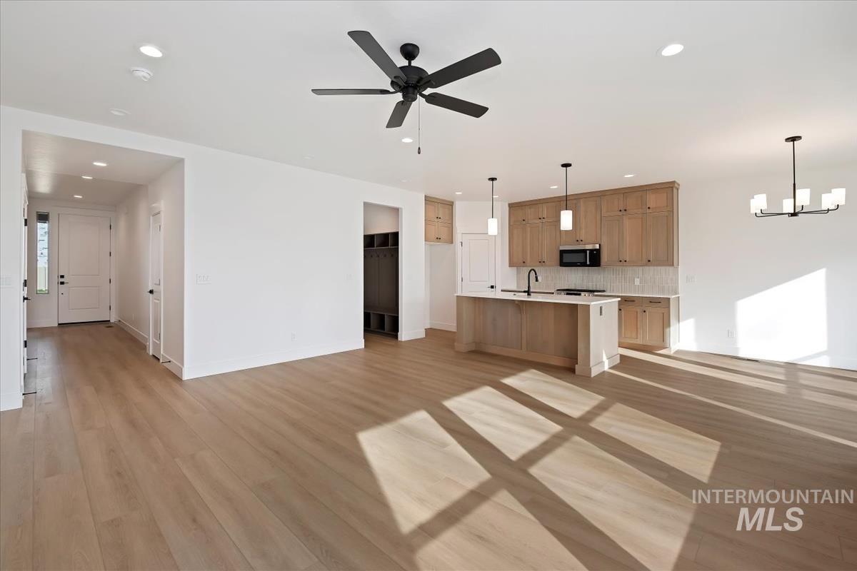3401 Helios St., Caldwell, Idaho 83607, 3 Bedrooms, 2 Bathrooms, Residential For Sale, Price $442,880,MLS 98997461