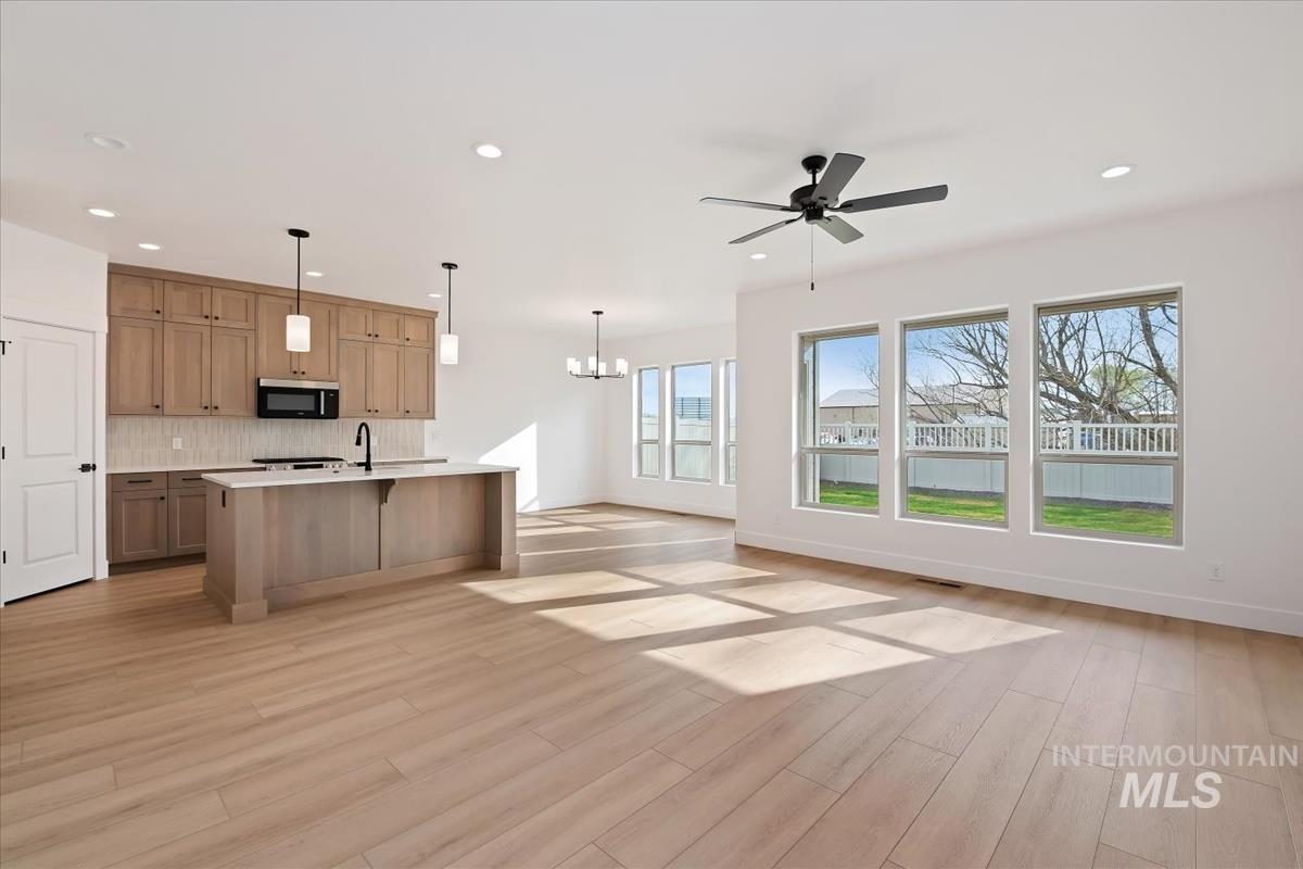 3401 Helios St., Caldwell, Idaho 83607, 3 Bedrooms, 2 Bathrooms, Residential For Sale, Price $442,880,MLS 98997461