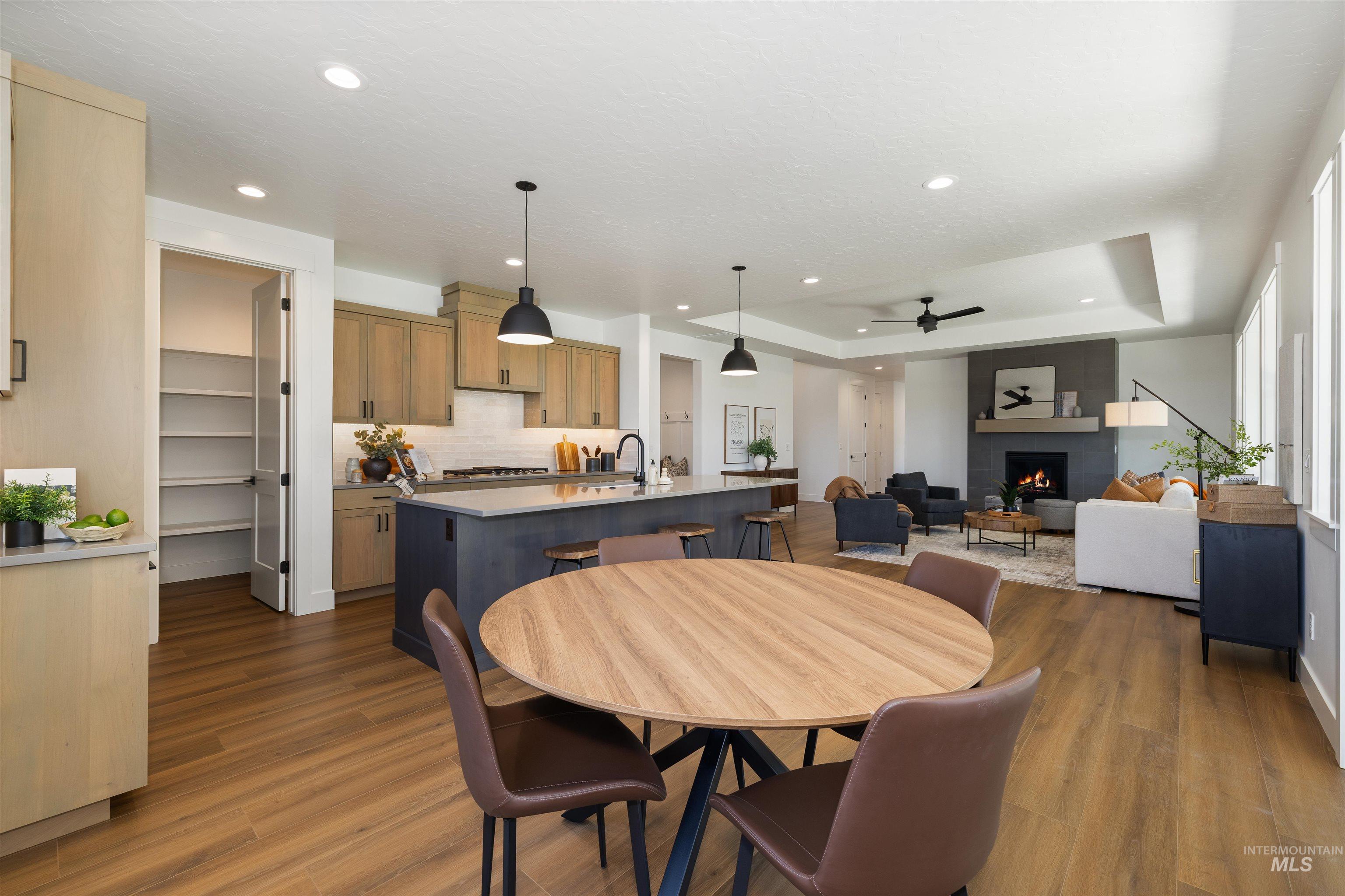10543 W Mizzle Dr., Star, Idaho 83669, 4 Bedrooms, 2.5 Bathrooms, Residential For Sale, Price $699,900,MLS 98997463
