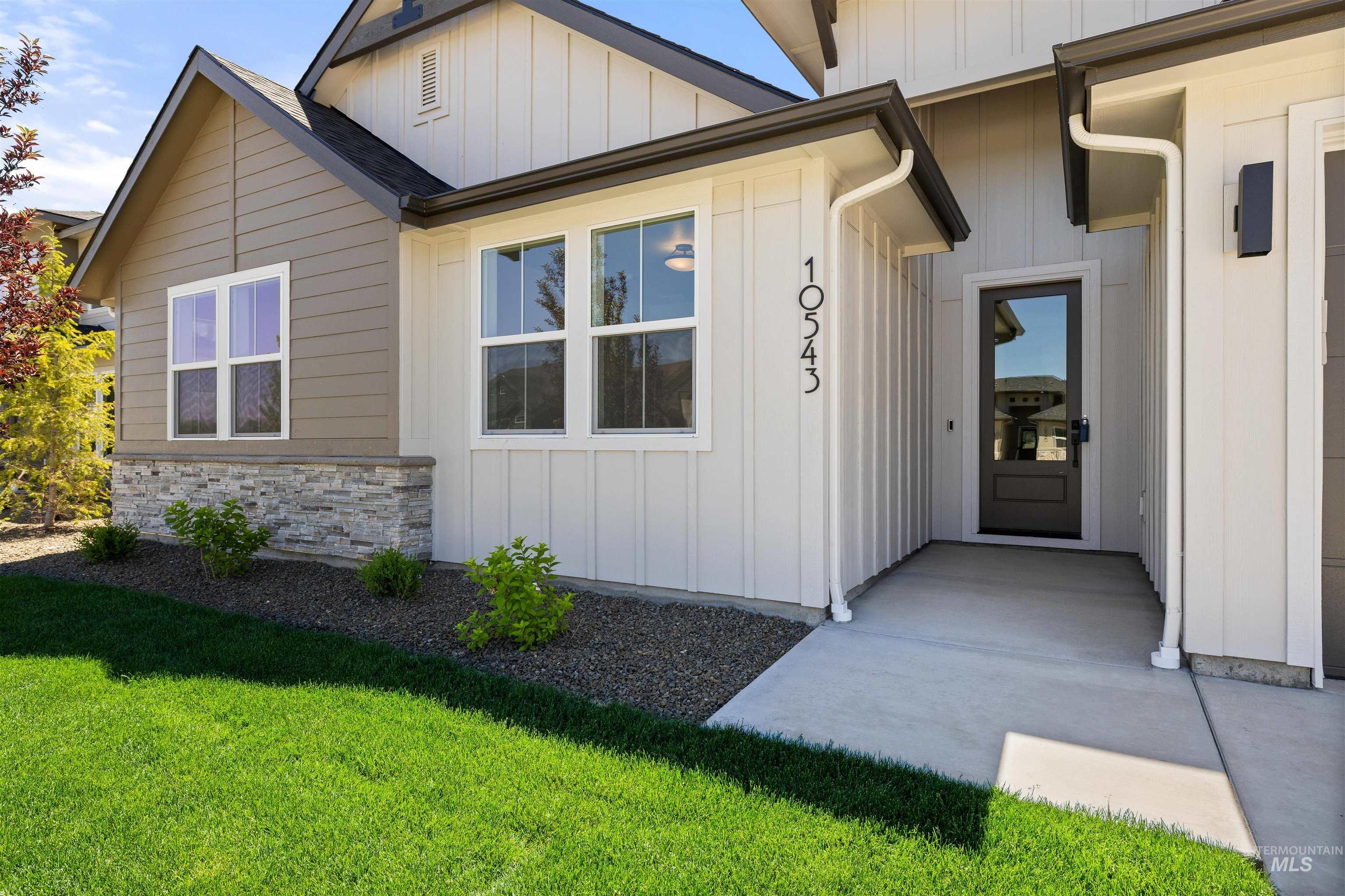 10543 W Mizzle Dr., Star, Idaho 83669, 4 Bedrooms, 2.5 Bathrooms, Residential For Sale, Price $699,900,MLS 98997463