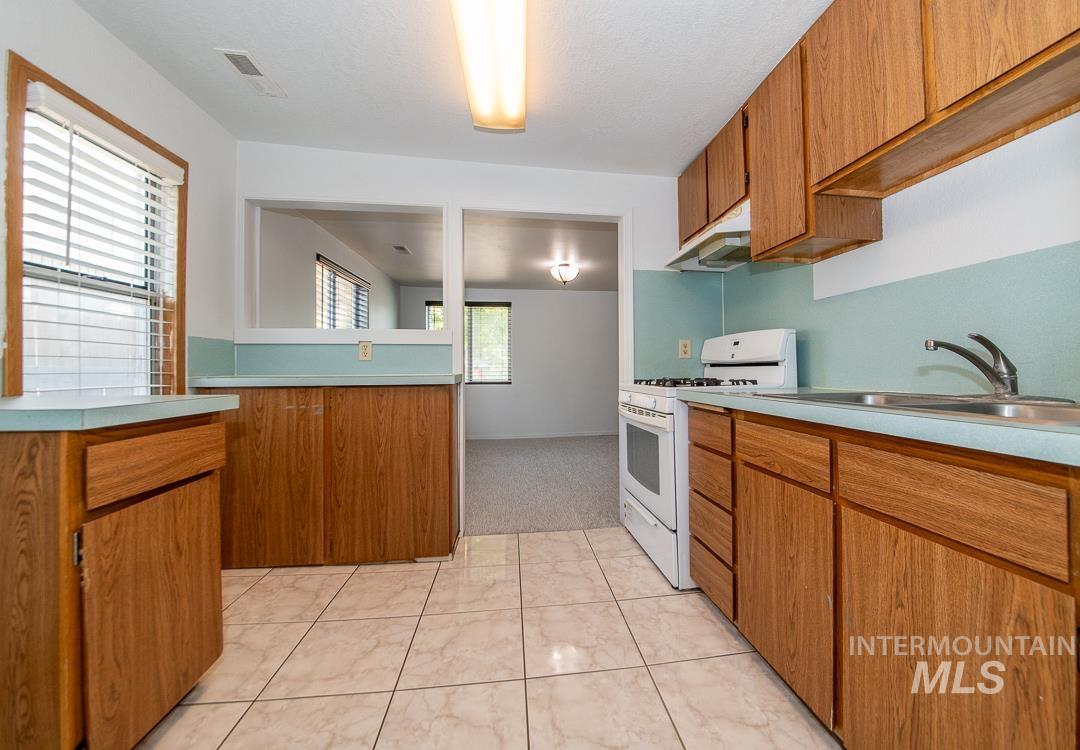 405 W Owyhee, Homedale, Idaho 83628, 3 Bedrooms, 1 Bathroom, Residential For Sale, Price $285,000,MLS 98997469
