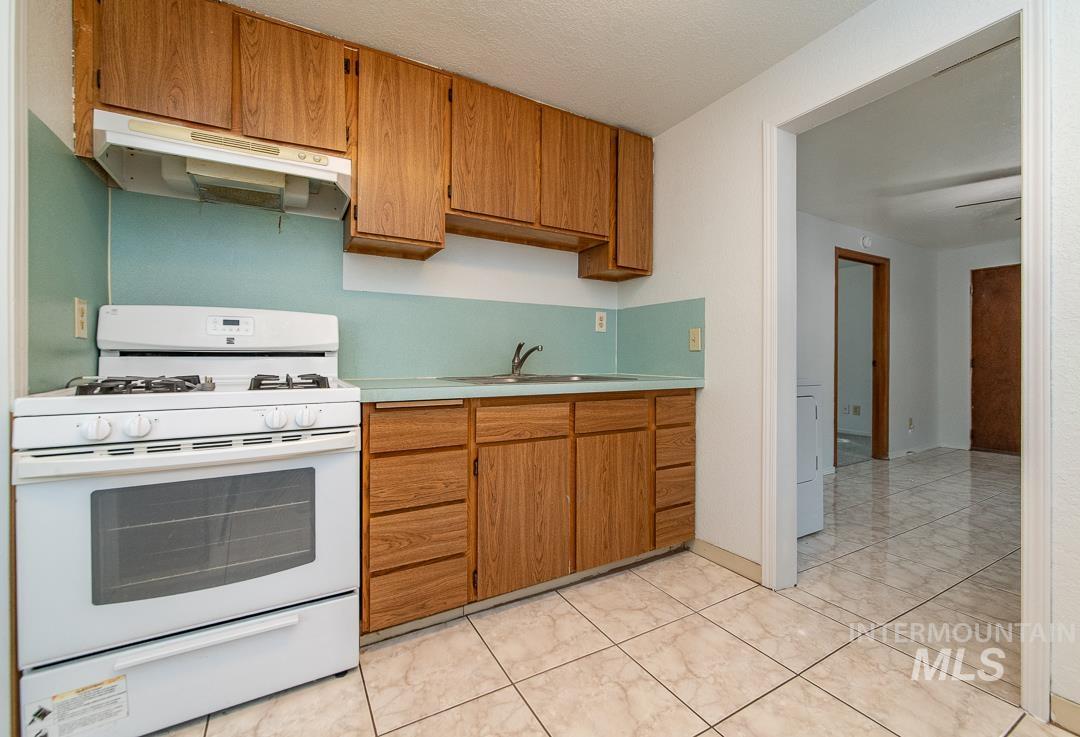 405 W Owyhee, Homedale, Idaho 83628, 3 Bedrooms, 1 Bathroom, Residential For Sale, Price $285,000,MLS 98997469