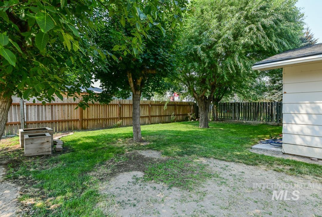405 W Owyhee, Homedale, Idaho 83628, 3 Bedrooms, 1 Bathroom, Residential For Sale, Price $285,000,MLS 98997469