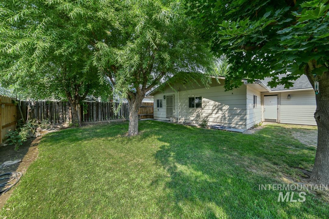 405 W Owyhee, Homedale, Idaho 83628, 3 Bedrooms, 1 Bathroom, Residential For Sale, Price $285,000,MLS 98997469