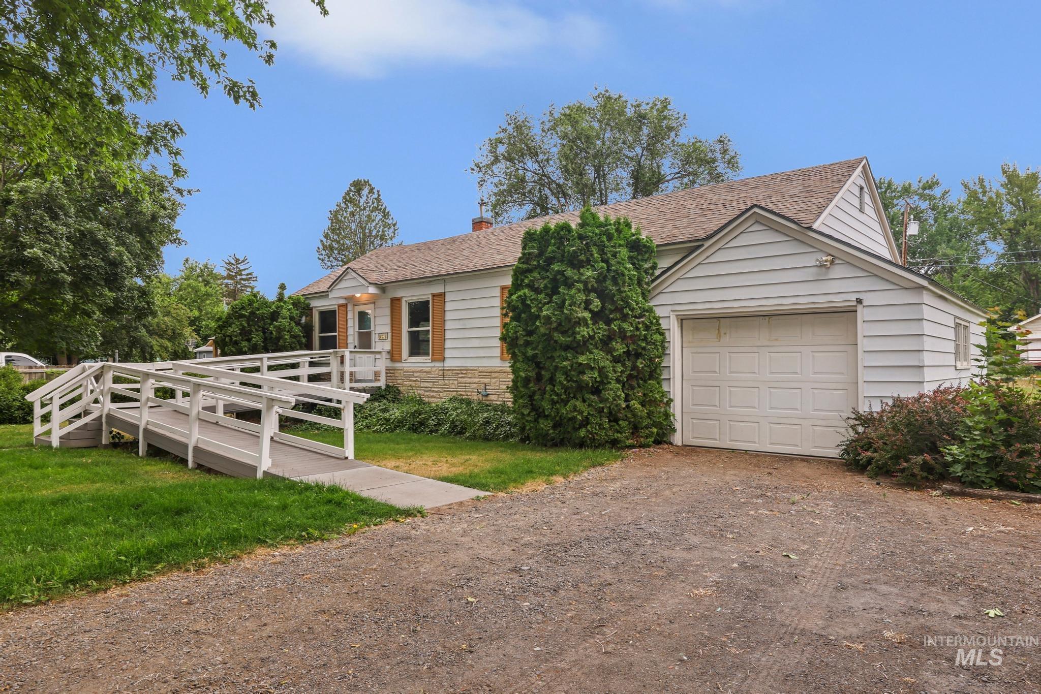 356 E Avenue B, Wendell, Idaho 83355, 4 Bedrooms, 2 Bathrooms, Residential For Sale, Price $300,000,MLS 98997473
