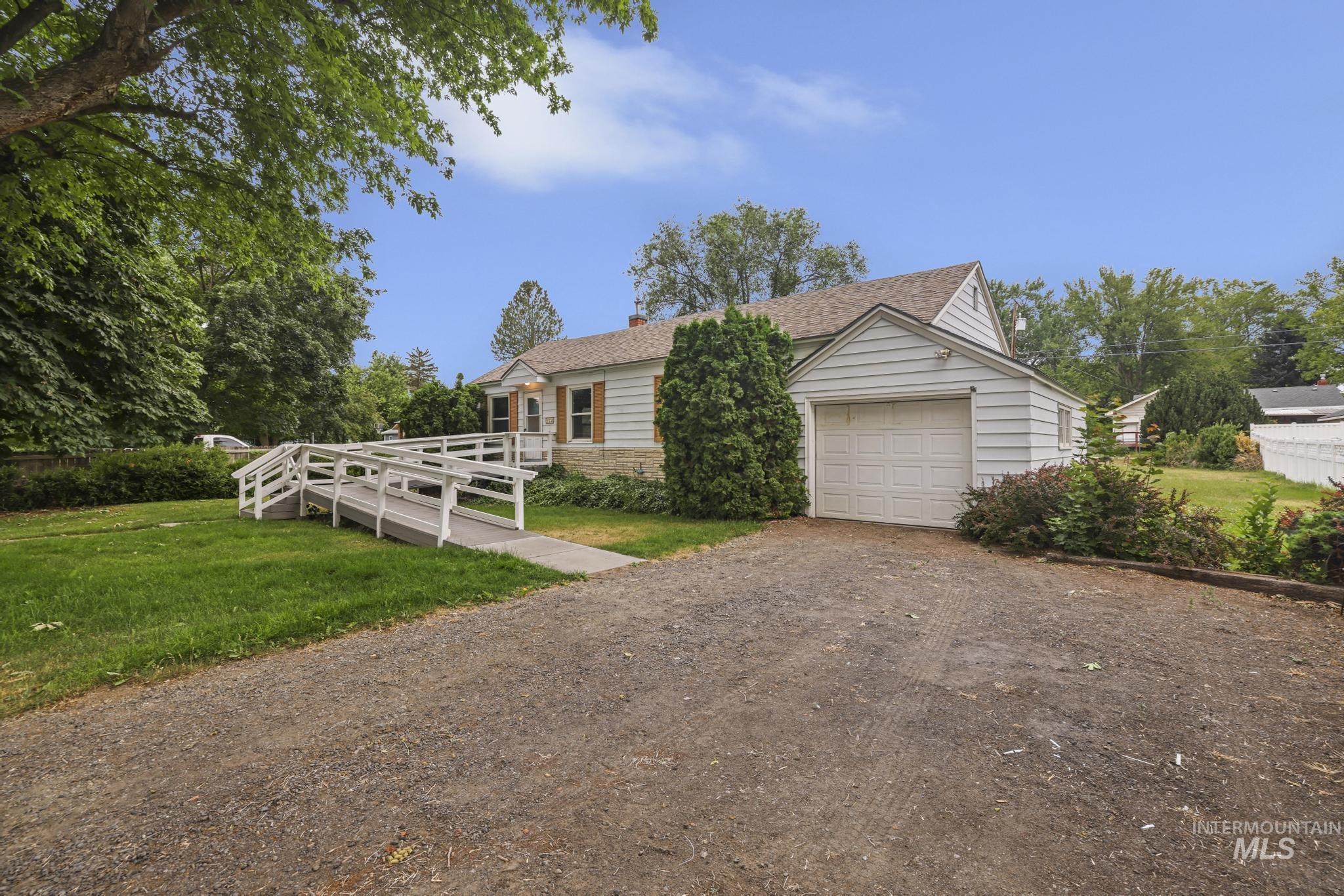 356 E Avenue B, Wendell, Idaho 83355, 4 Bedrooms, 2 Bathrooms, Residential For Sale, Price $300,000,MLS 98997473
