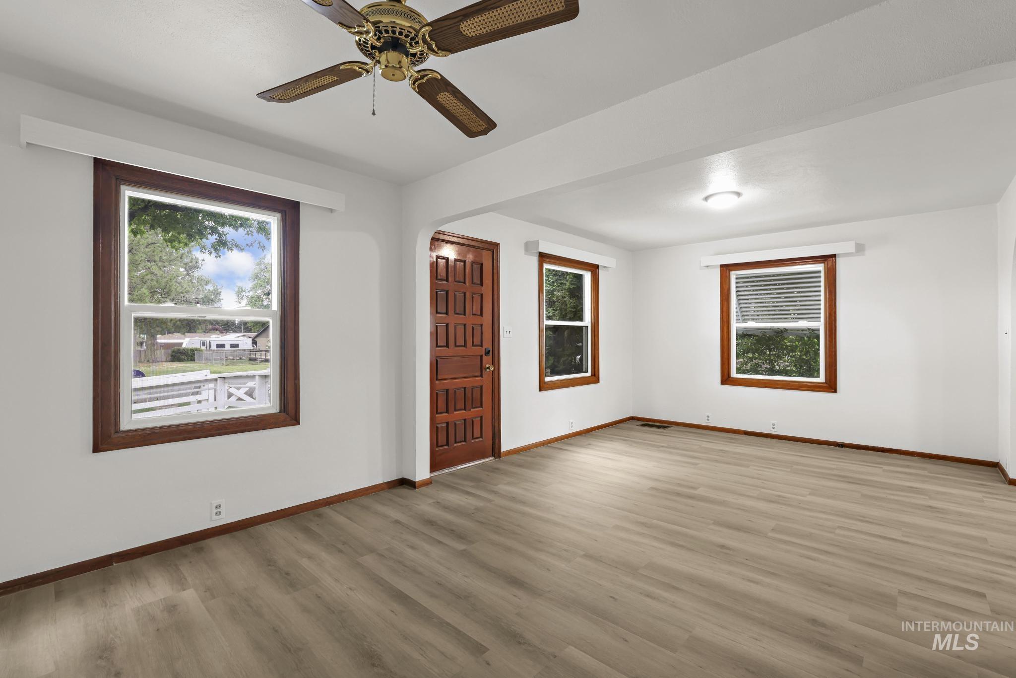 356 E Avenue B, Wendell, Idaho 83355, 4 Bedrooms, 2 Bathrooms, Residential For Sale, Price $300,000,MLS 98997473