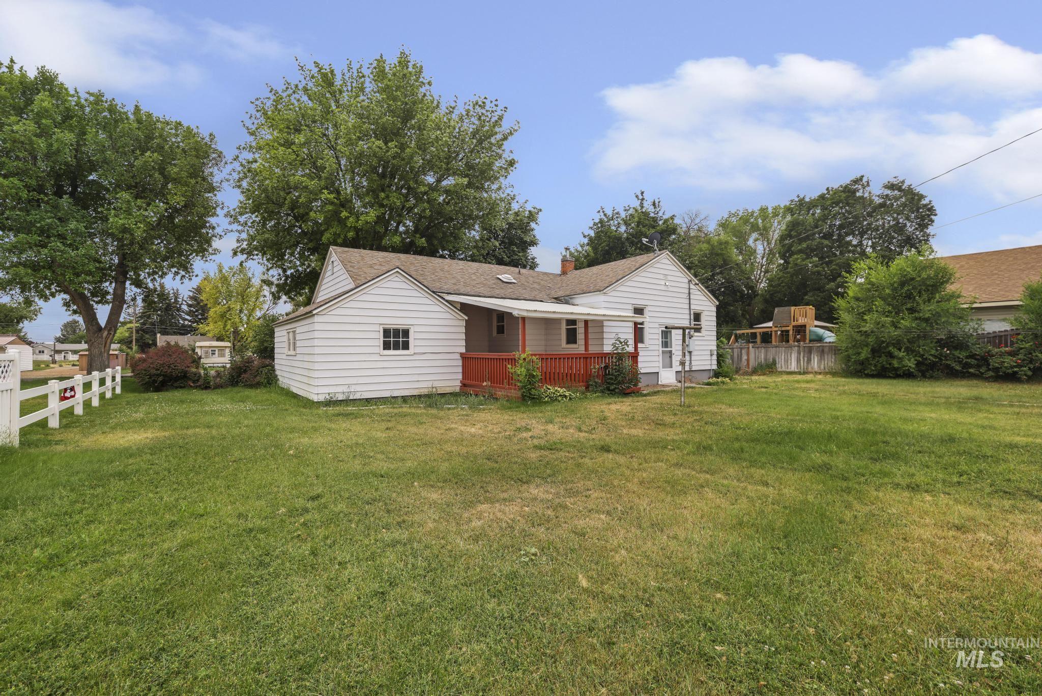 356 E Avenue B, Wendell, Idaho 83355, 4 Bedrooms, 2 Bathrooms, Residential For Sale, Price $300,000,MLS 98997473