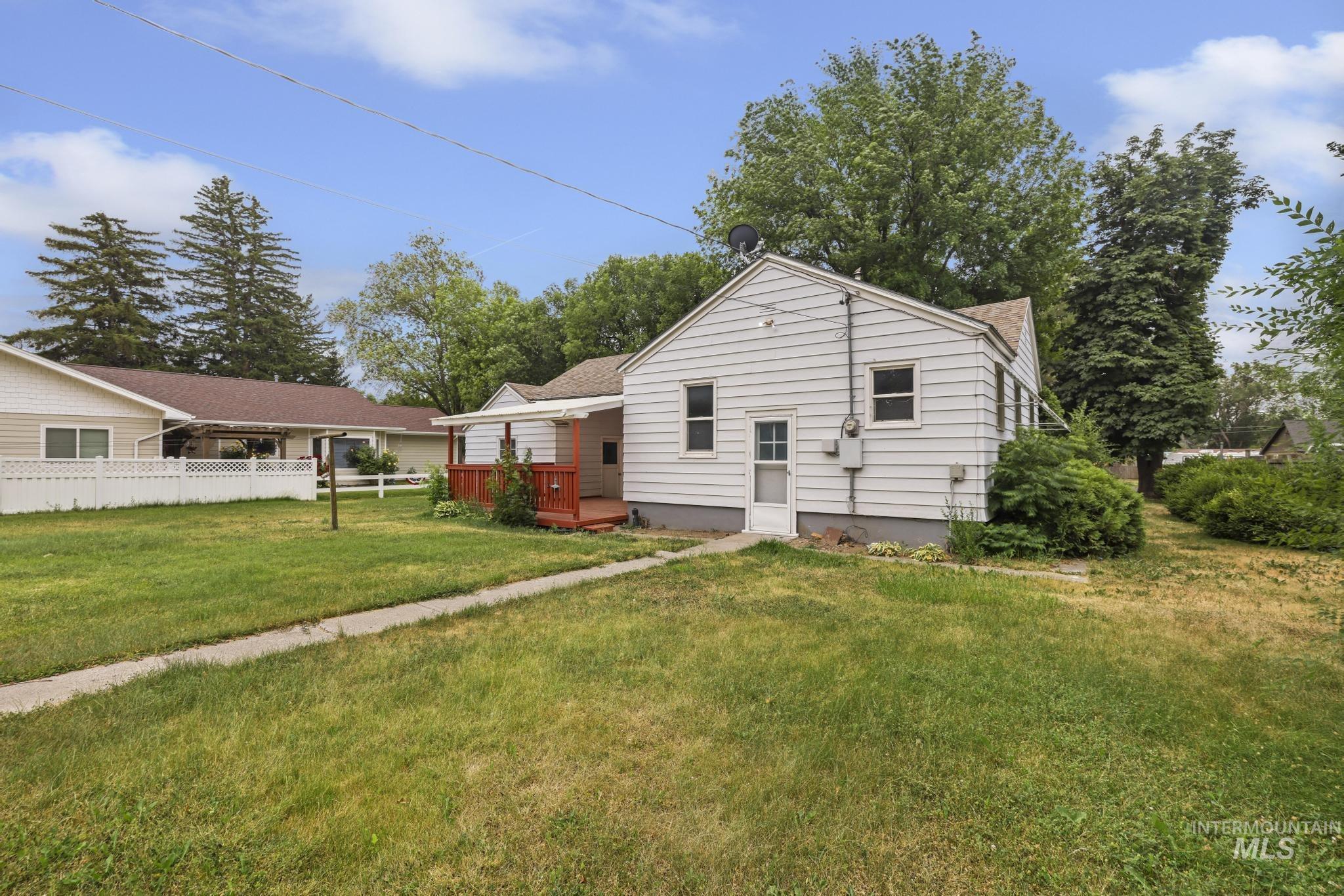 356 E Avenue B, Wendell, Idaho 83355, 4 Bedrooms, 2 Bathrooms, Residential For Sale, Price $300,000,MLS 98997473