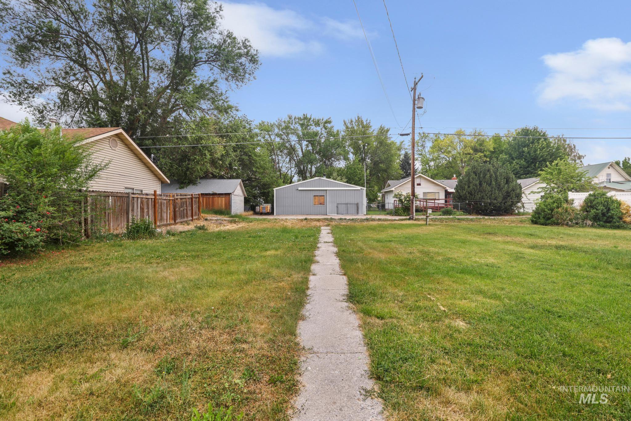 356 E Avenue B, Wendell, Idaho 83355, 4 Bedrooms, 2 Bathrooms, Residential For Sale, Price $300,000,MLS 98997473