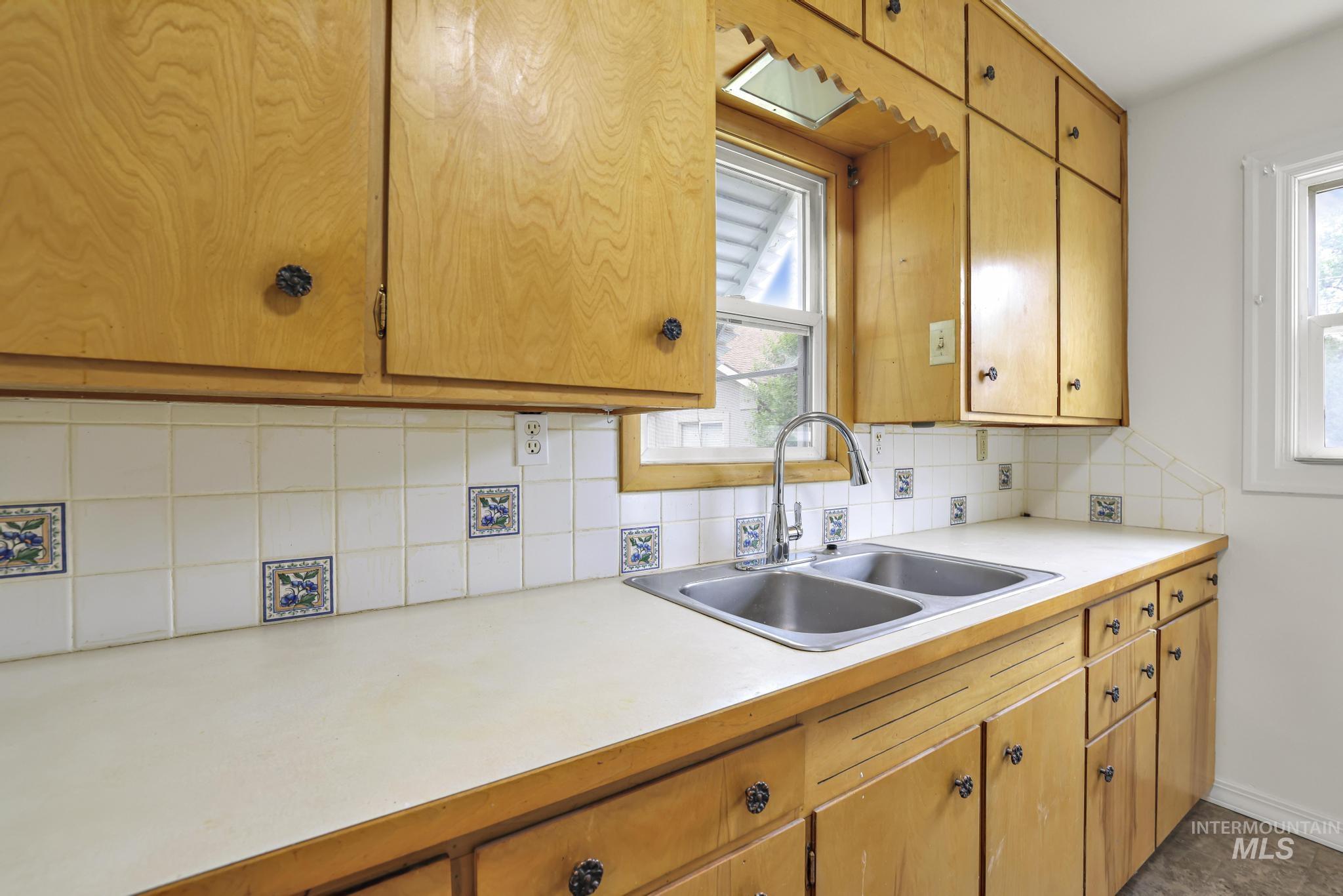 356 E Avenue B, Wendell, Idaho 83355, 4 Bedrooms, 2 Bathrooms, Residential For Sale, Price $300,000,MLS 98997473
