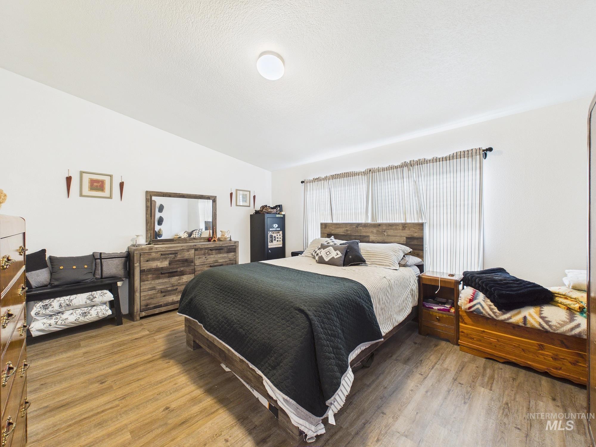 861 Liberty Ln, Emmett, Idaho 83617, 2 Bedrooms, 2 Bathrooms, Residential For Sale, Price $329,900, 98997474