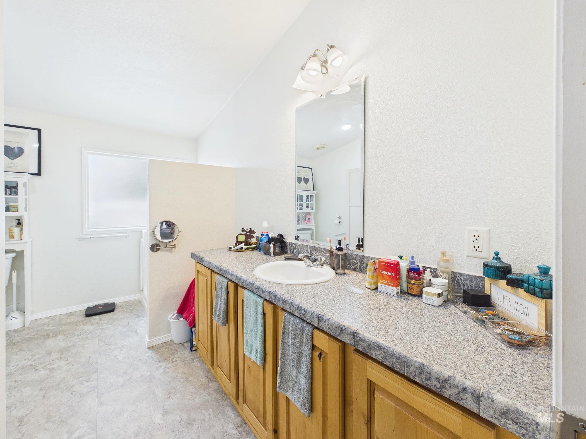861 Liberty Ln, Emmett, Idaho 83617, 2 Bedrooms, 2 Bathrooms, Residential For Sale, Price $329,900, 98997474