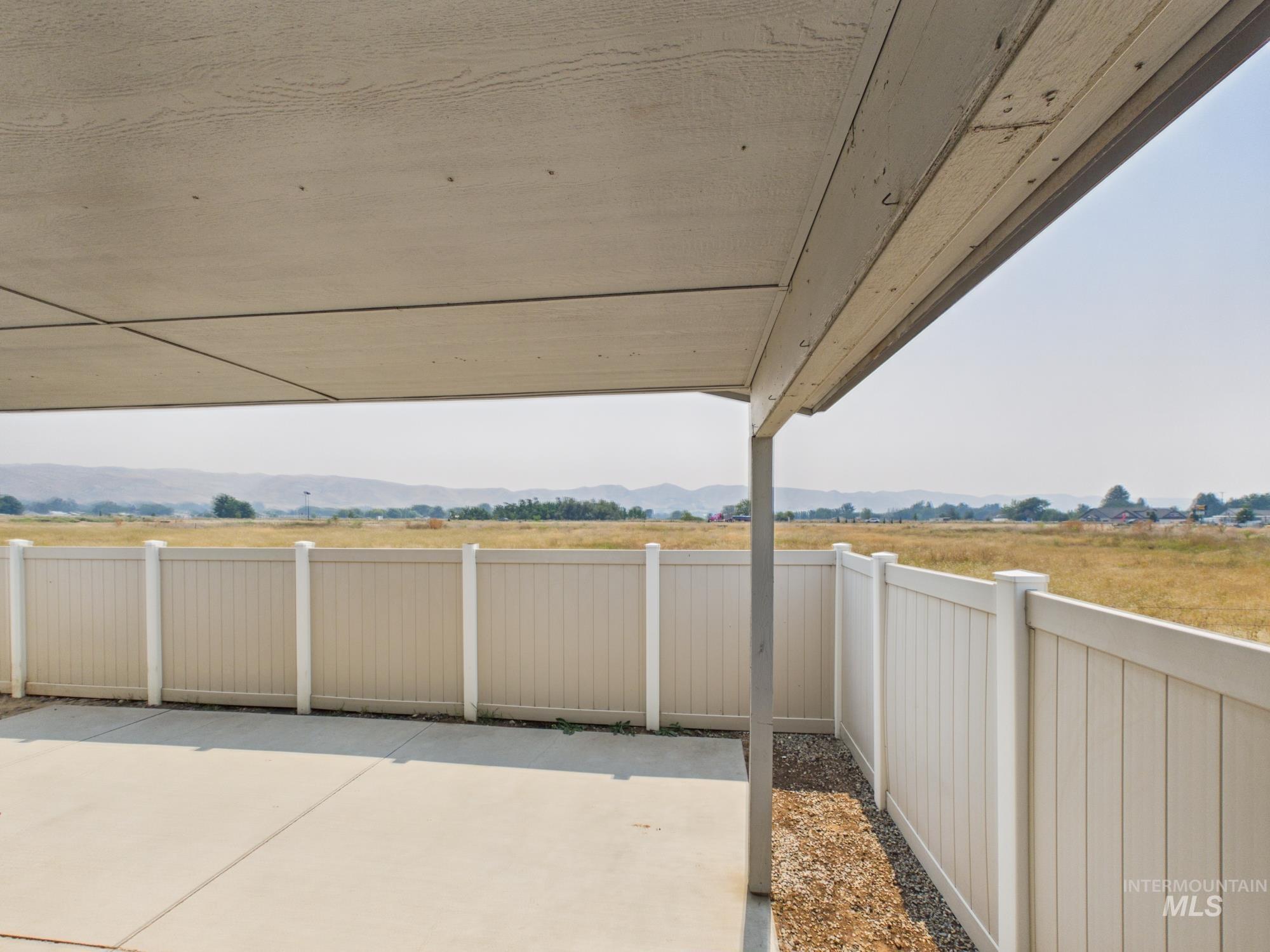 861 Liberty Ln, Emmett, Idaho 83617, 2 Bedrooms, 2 Bathrooms, Residential For Sale, Price $329,900, 98997474
