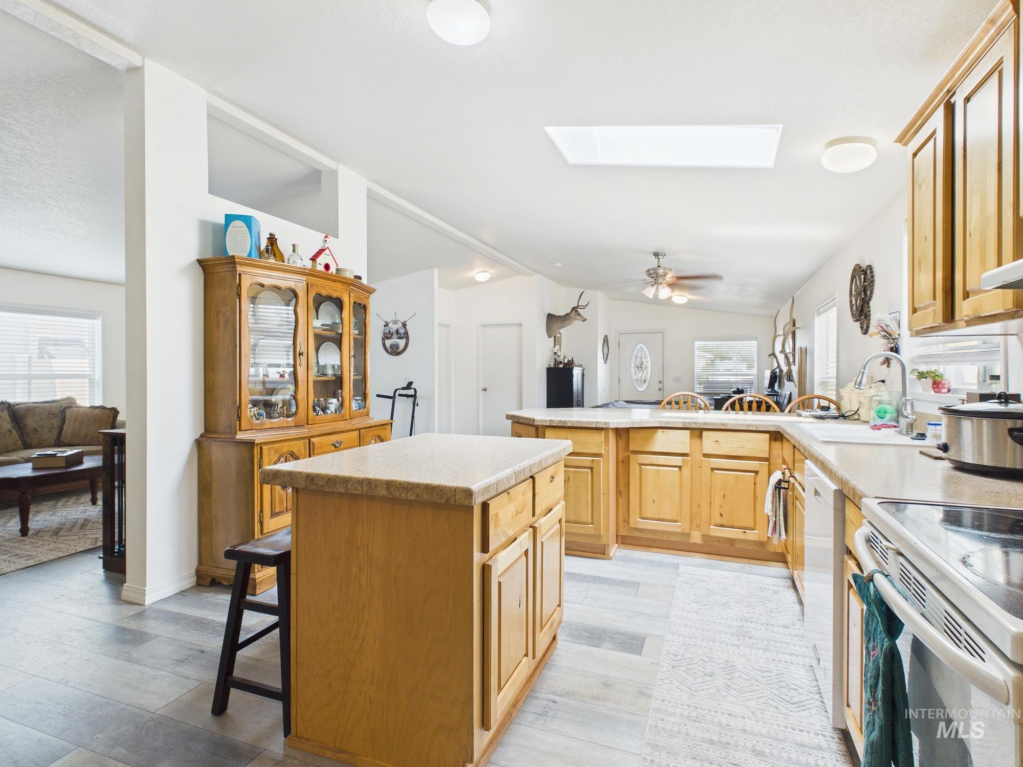 861 Liberty Ln, Emmett, Idaho 83617, 2 Bedrooms, 2 Bathrooms, Residential For Sale, Price $329,900, 98997474