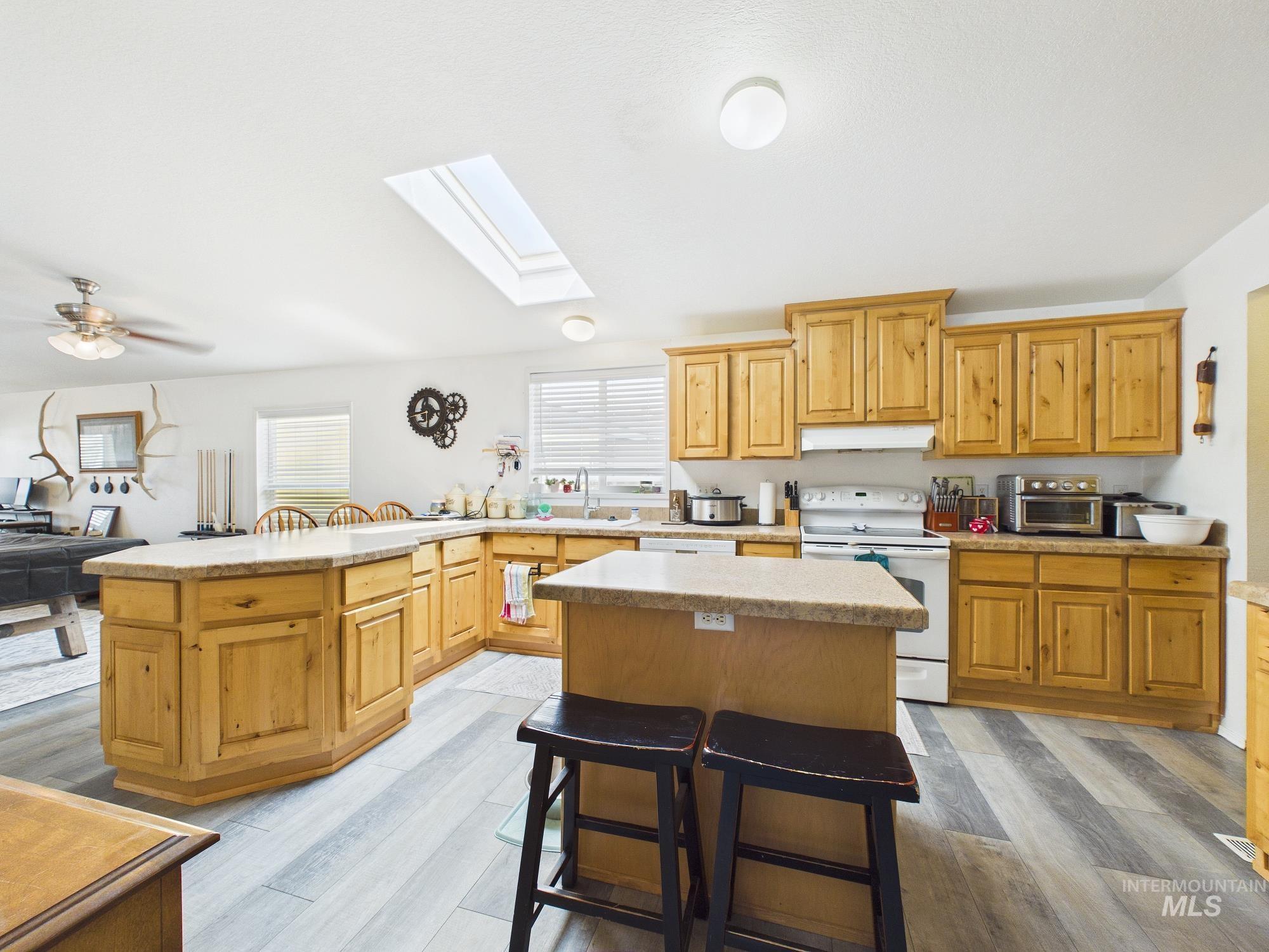 861 Liberty Ln, Emmett, Idaho 83617, 2 Bedrooms, 2 Bathrooms, Residential For Sale, Price $329,900, 98997474