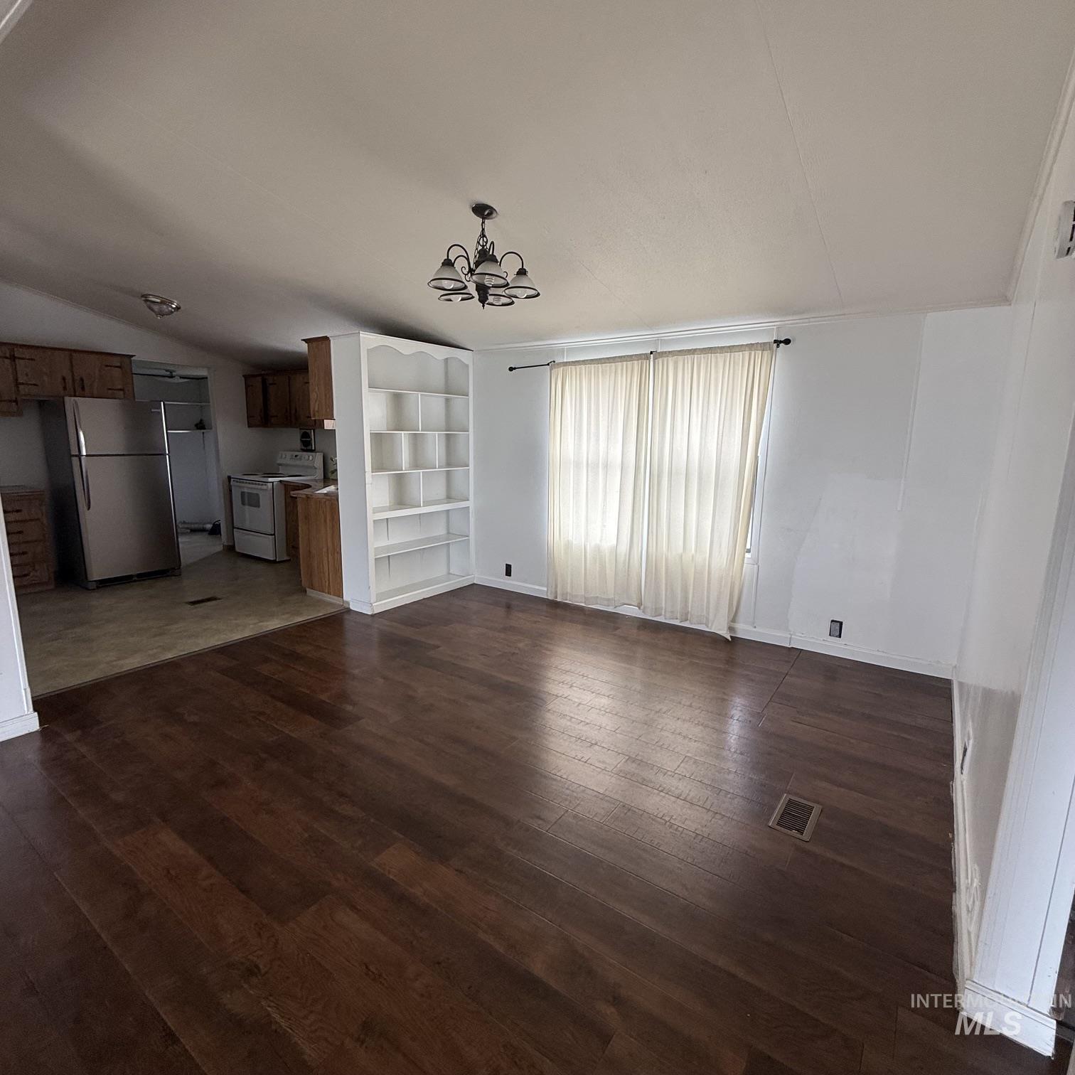 5015 E Ustick Rd, Caldwell, Idaho 83605, 3 Bedrooms, 2 Bathrooms, Residential For Sale, Price $101,000,MLS 98997475
