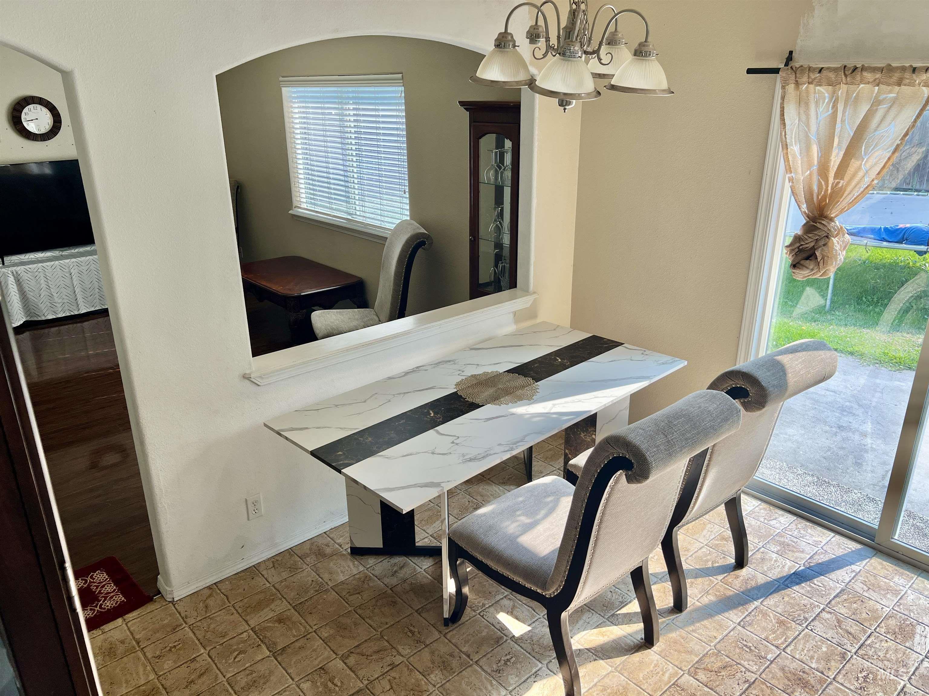 3428 S Rock Springs, Nampa, Idaho 83686, 4 Bedrooms, 2.5 Bathrooms, Residential For Sale, Price $379,000,MLS 98997476