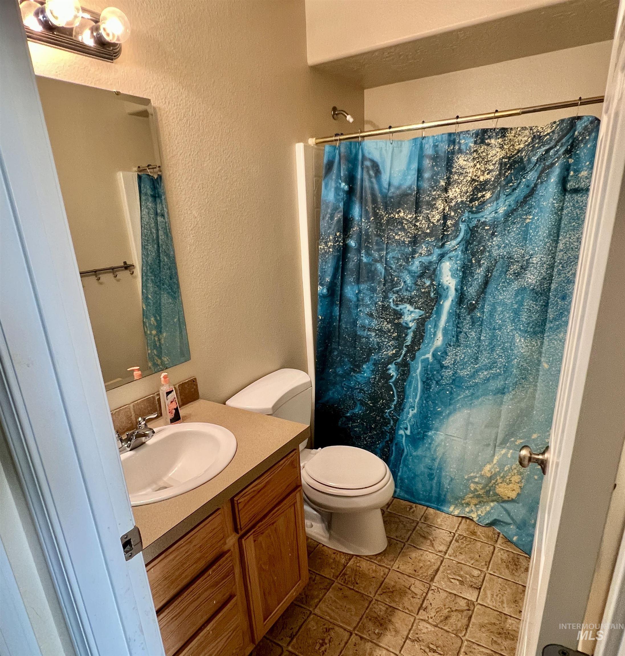 3428 S Rock Springs, Nampa, Idaho 83686, 4 Bedrooms, 2.5 Bathrooms, Residential For Sale, Price $379,000,MLS 98997476