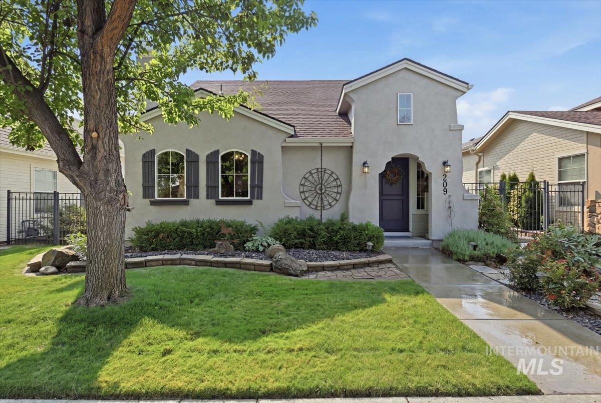 209 S Grandean, Eagle, Idaho 83616, 3 Bedrooms, 3 Bathrooms, Residential For Sale, Price $565,000, 98997477