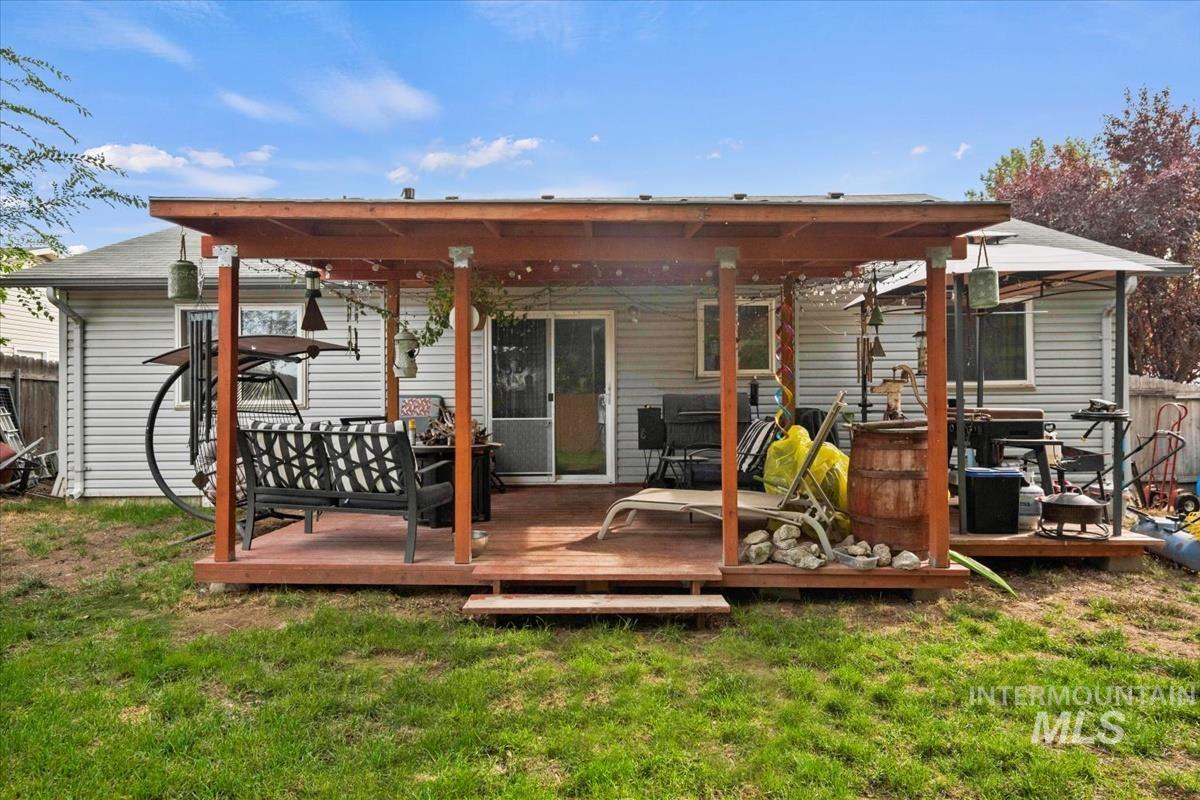 307 Quail Cove Cir, Fruitland, Idaho 83619, 3 Bedrooms, 2 Bathrooms, Residential For Sale, Price $347,000, 98997478