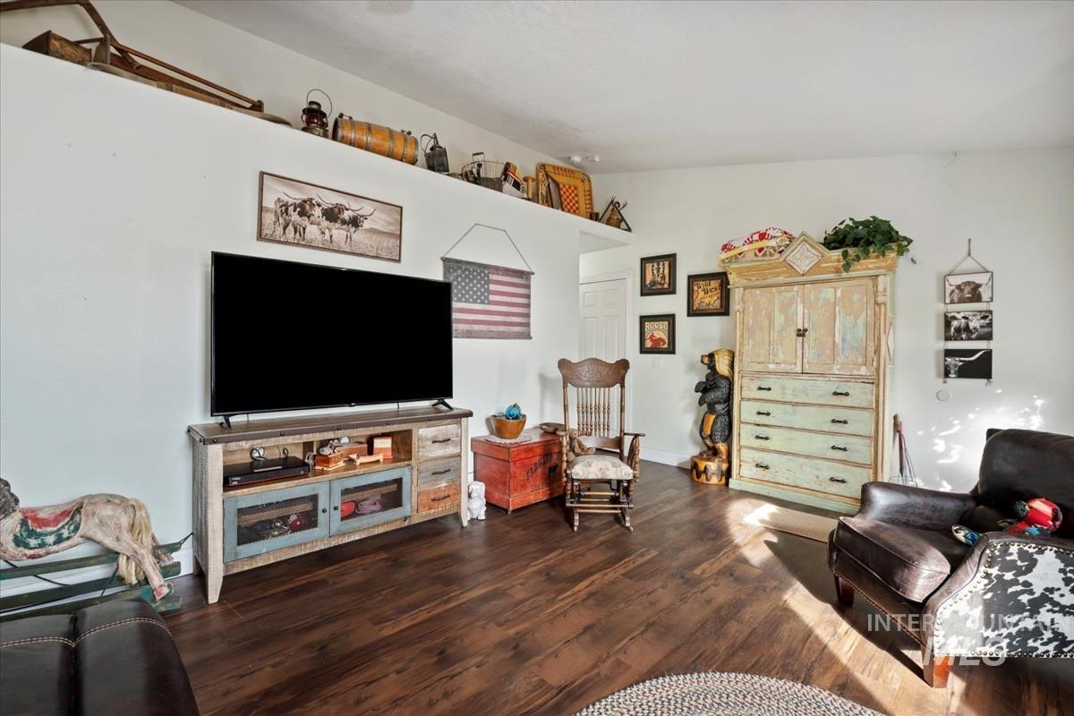 307 Quail Cove Cir, Fruitland, Idaho 83619, 3 Bedrooms, 2 Bathrooms, Residential For Sale, Price $347,000, 98997478