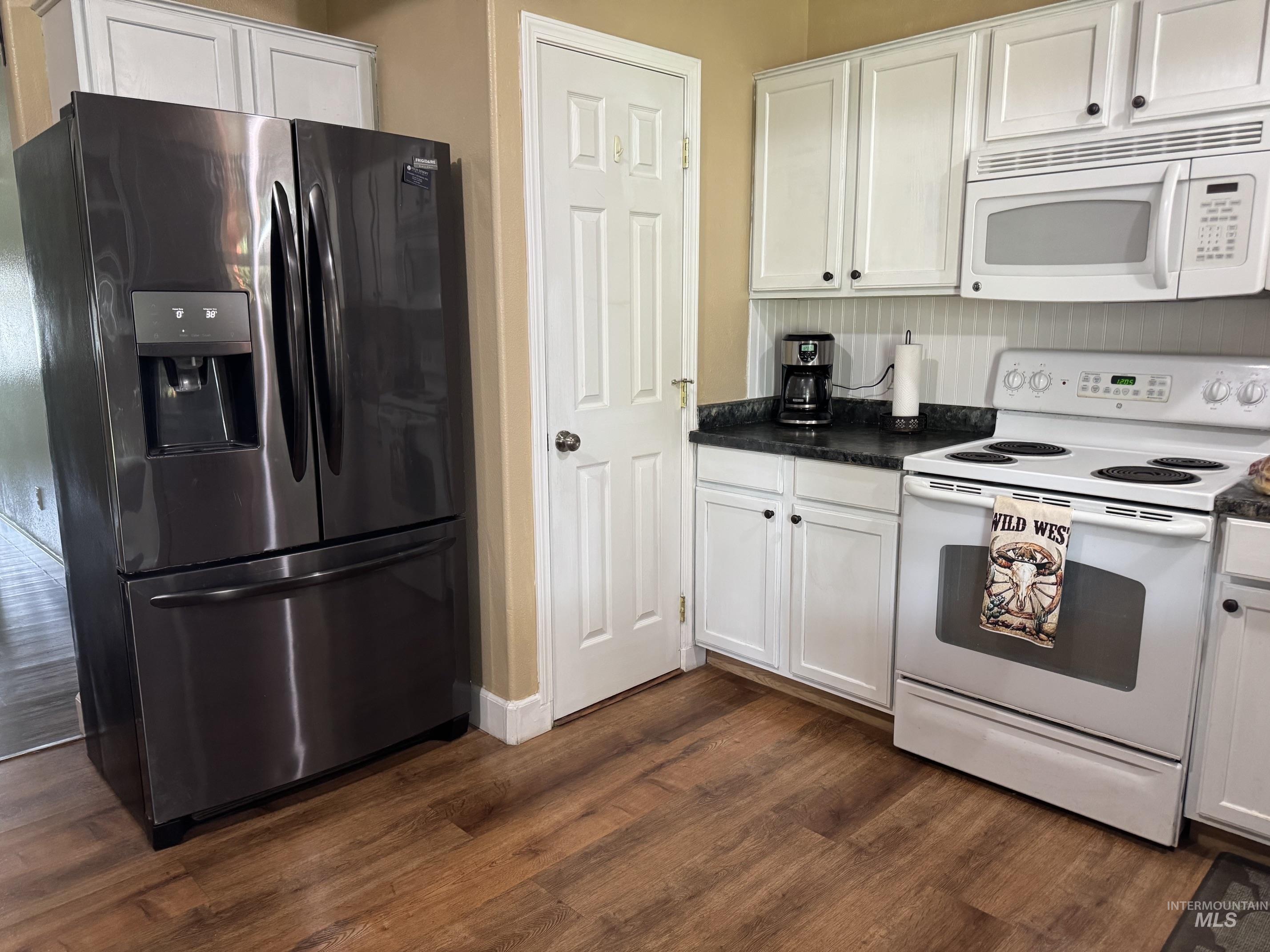 307 Quail Cove Cir, Fruitland, Idaho 83619, 3 Bedrooms, 2 Bathrooms, Residential For Sale, Price $347,000, 98997478