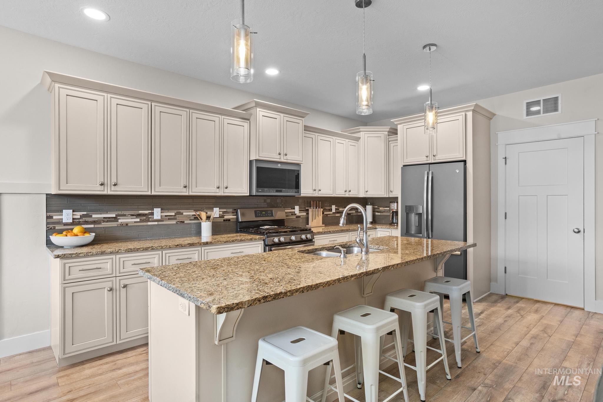 2663 E Basalt, Nampa, Idaho 83686, 3 Bedrooms, 2 Bathrooms, Residential For Sale, Price $537,000, 98997479
