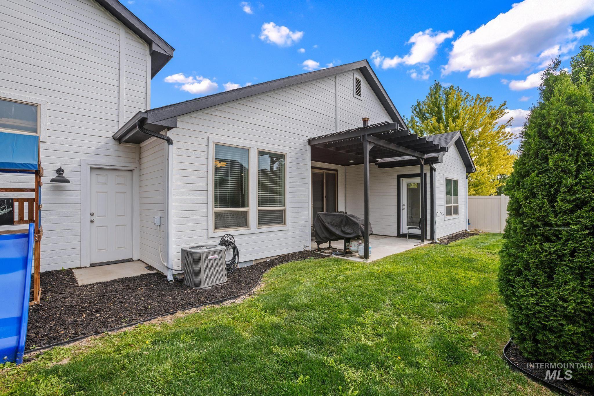 2663 E Basalt, Nampa, Idaho 83686, 3 Bedrooms, 2 Bathrooms, Residential For Sale, Price $537,000, 98997479